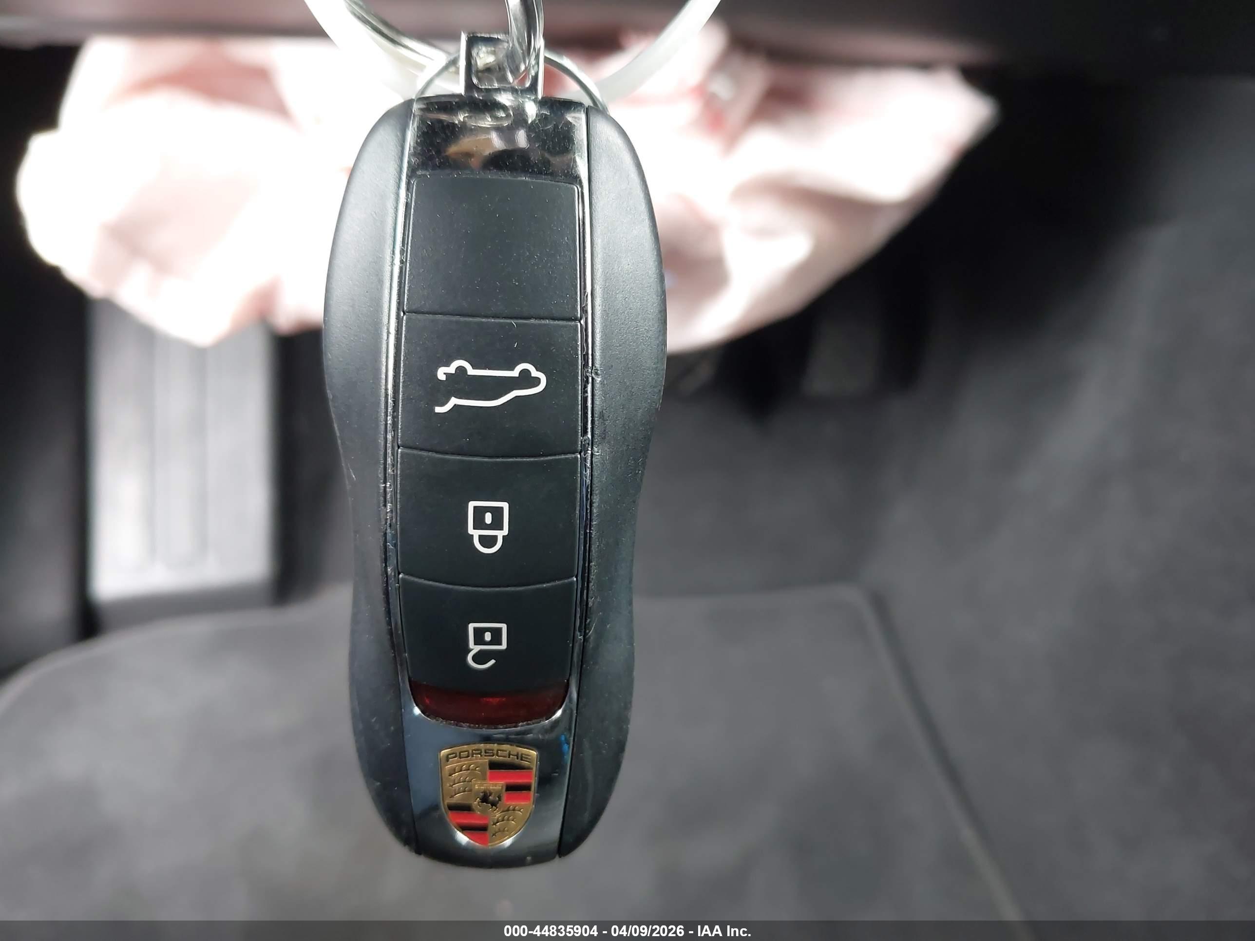 PORSCHE MACAN image 11