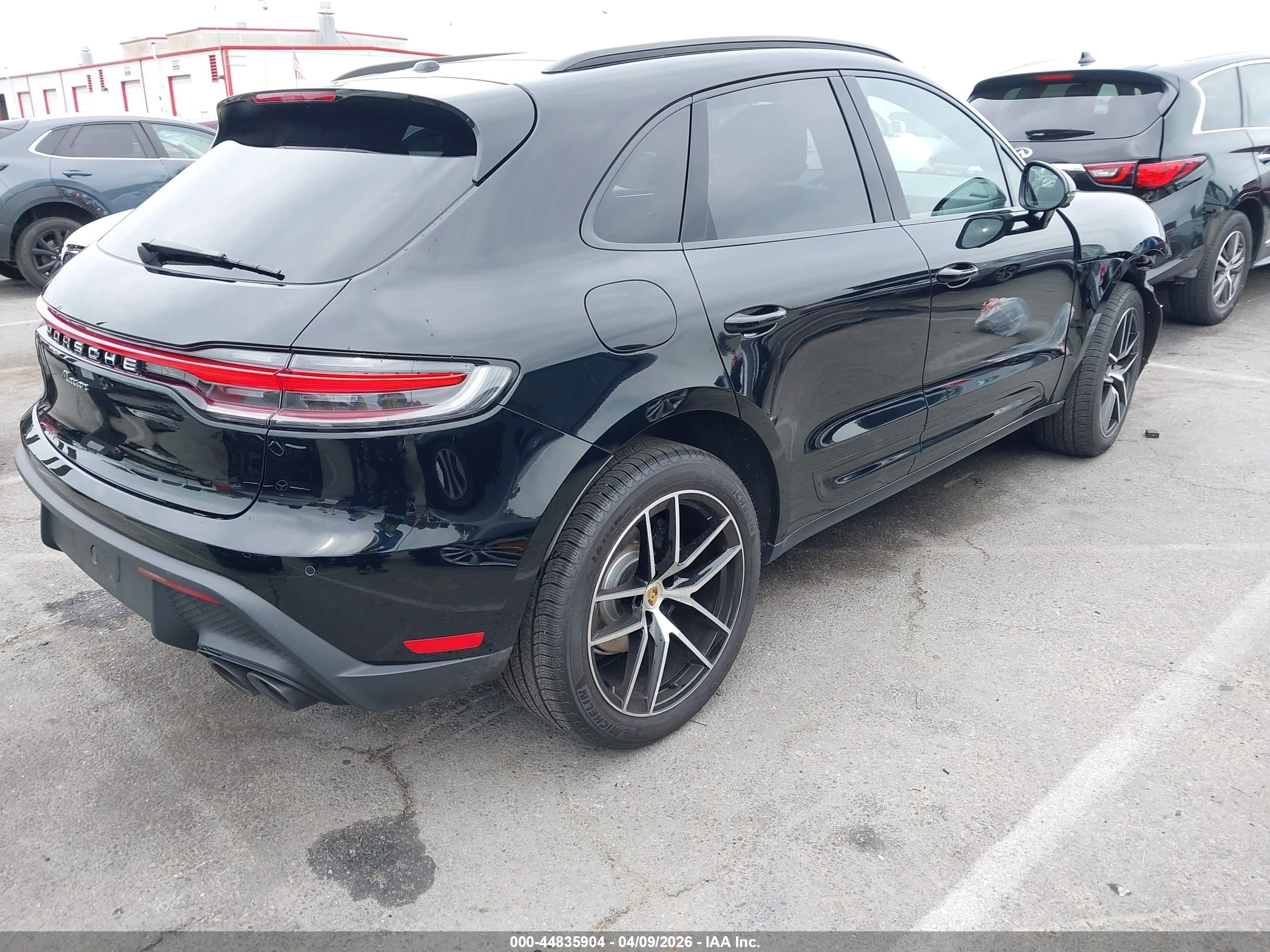 PORSCHE MACAN image 4