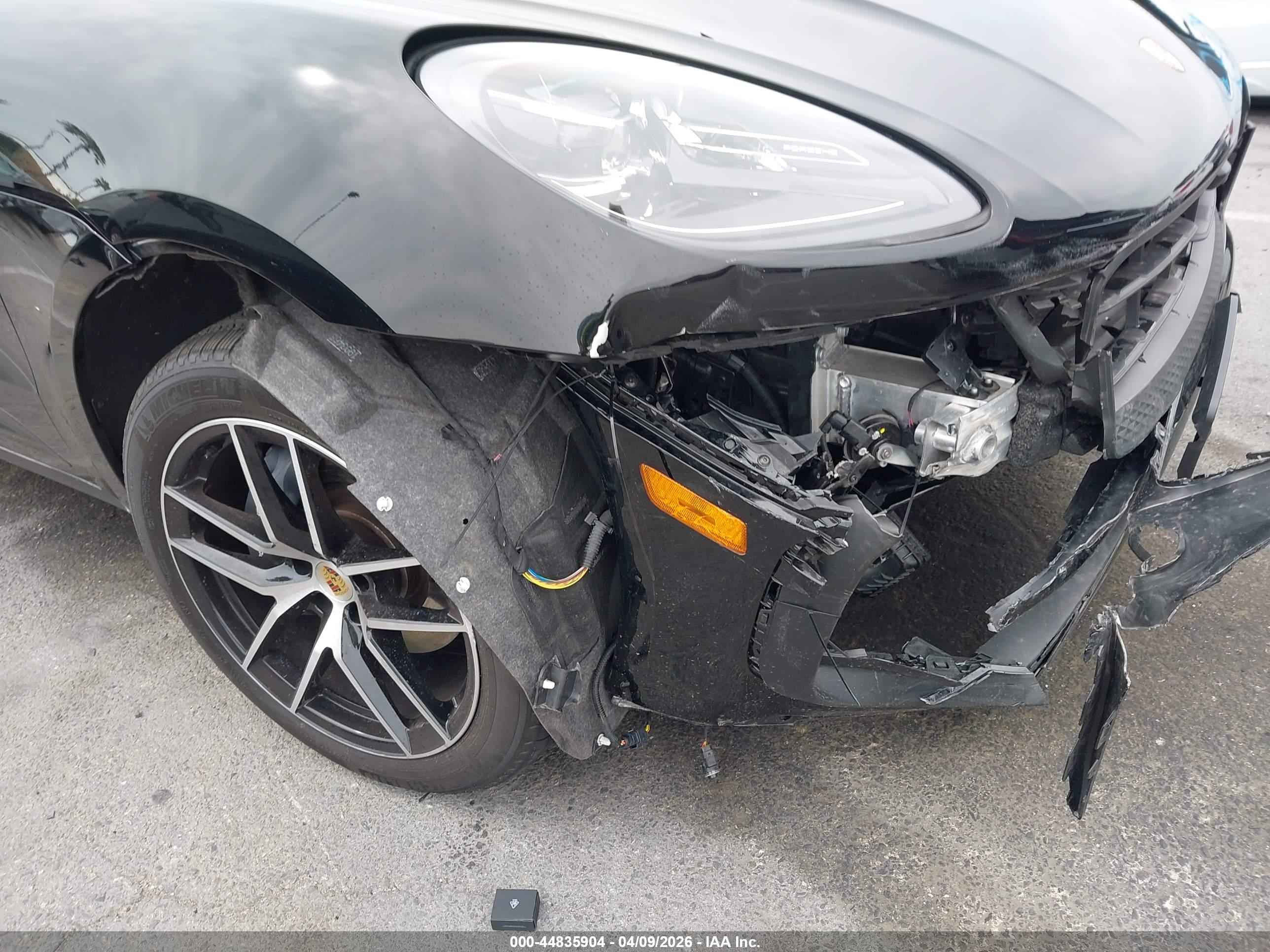 PORSCHE MACAN image 6
