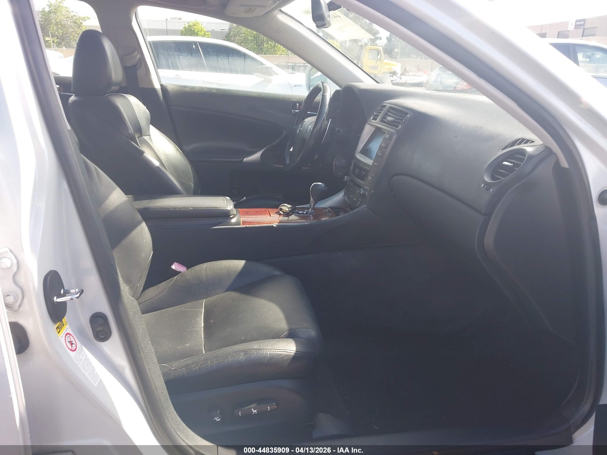 LEXUS IS image 5