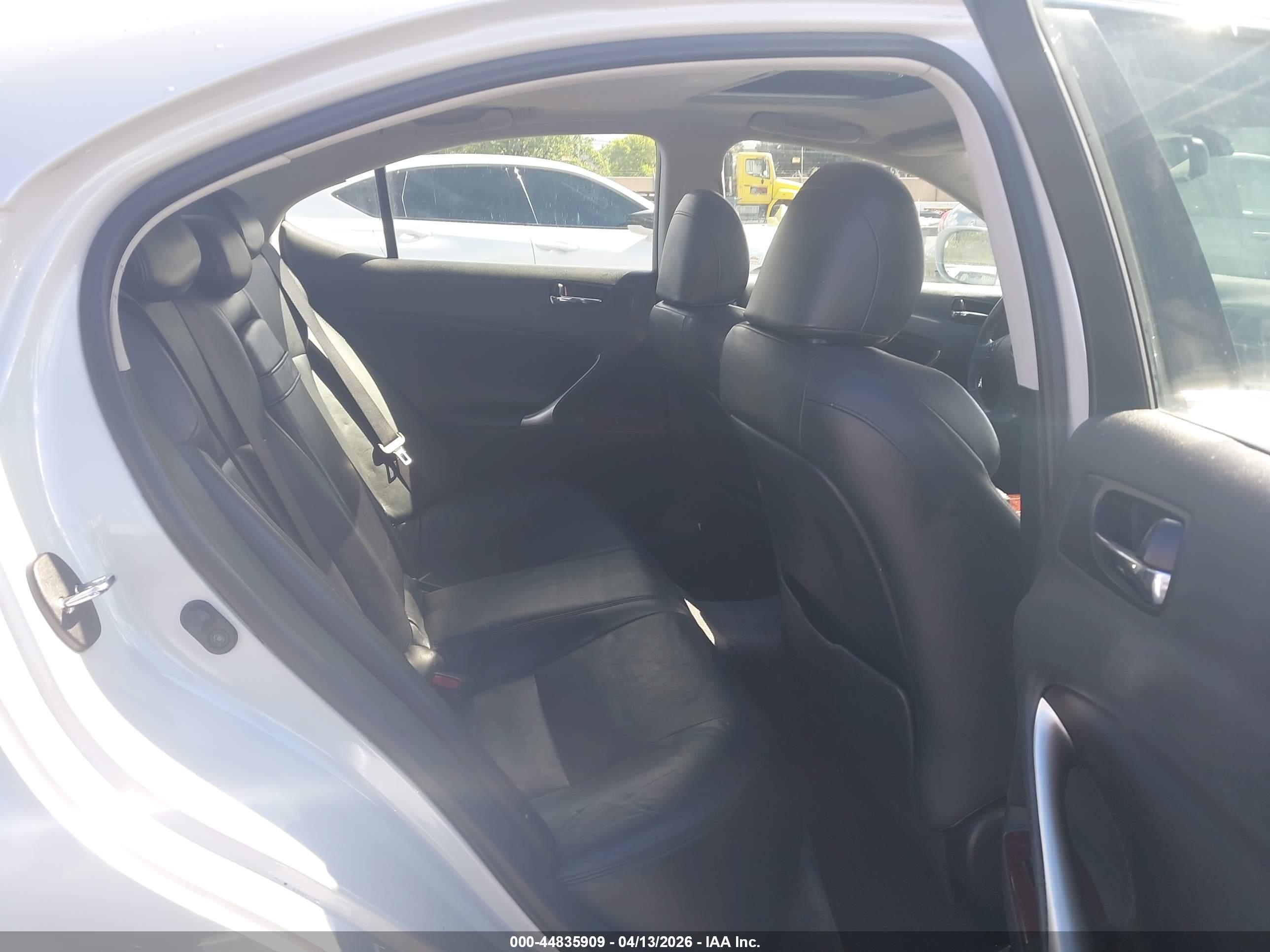 LEXUS IS image 8