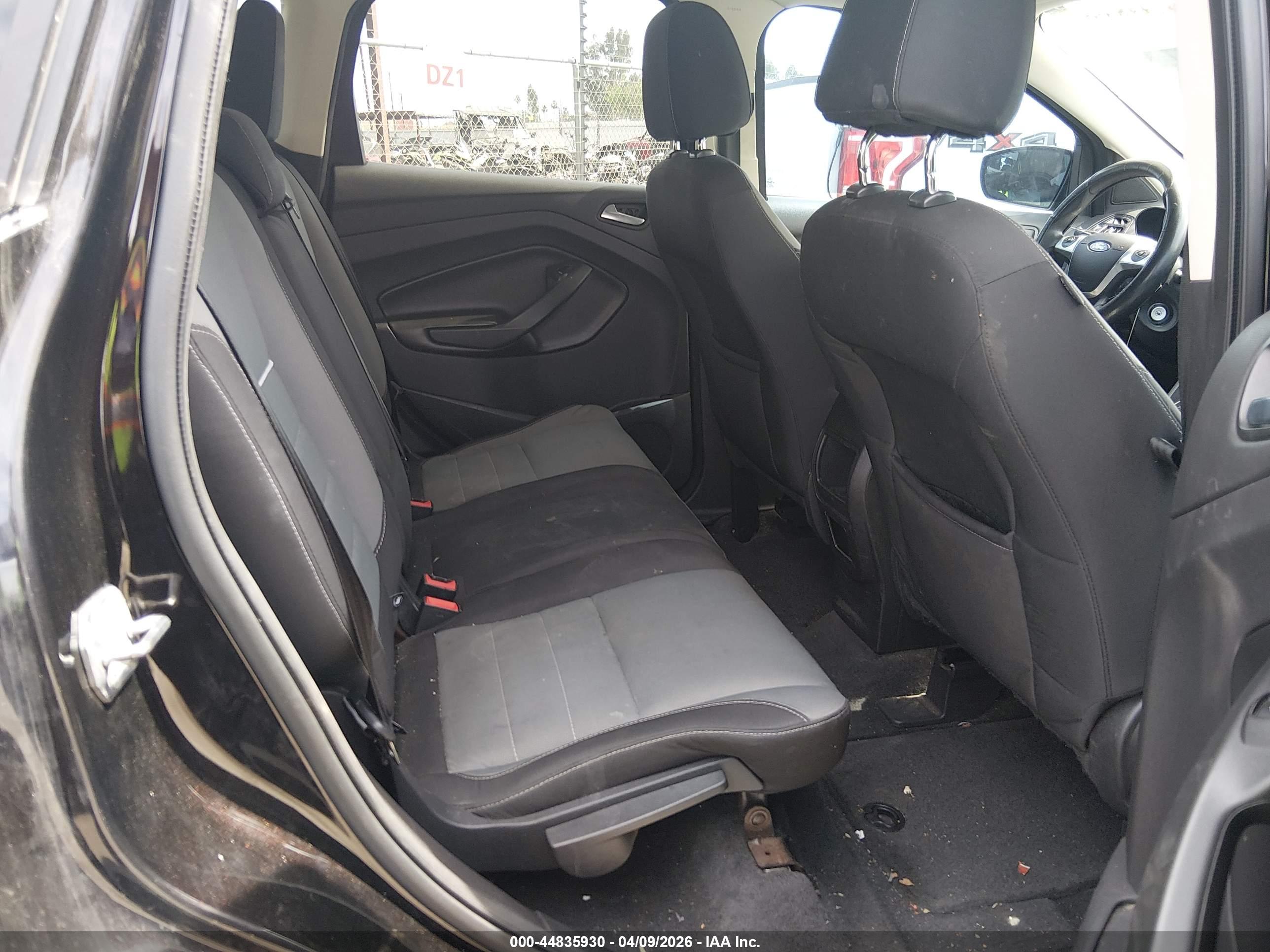 FORD ESCAPE image 8