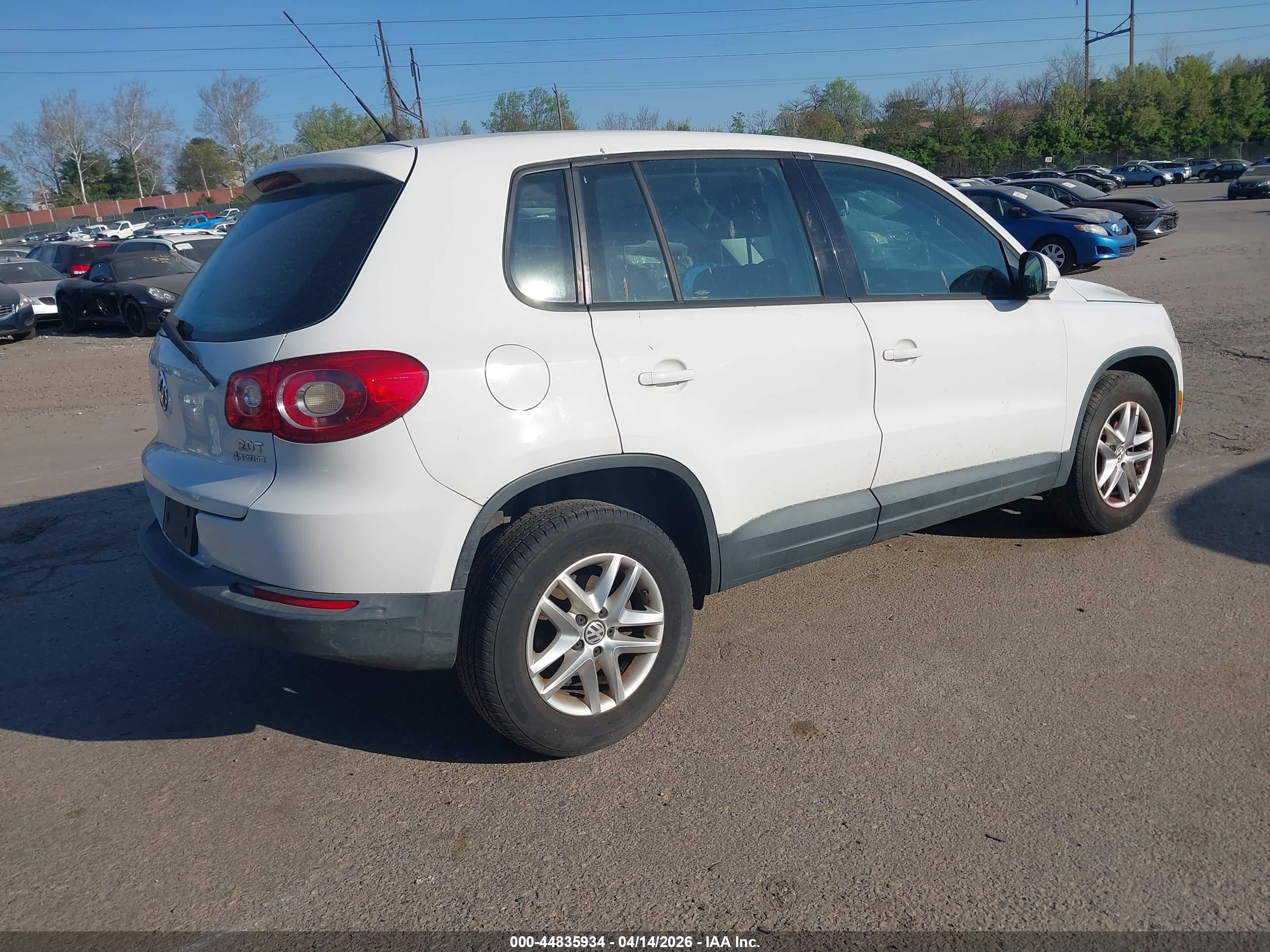 VOLKSWAGEN TIGUAN image 4