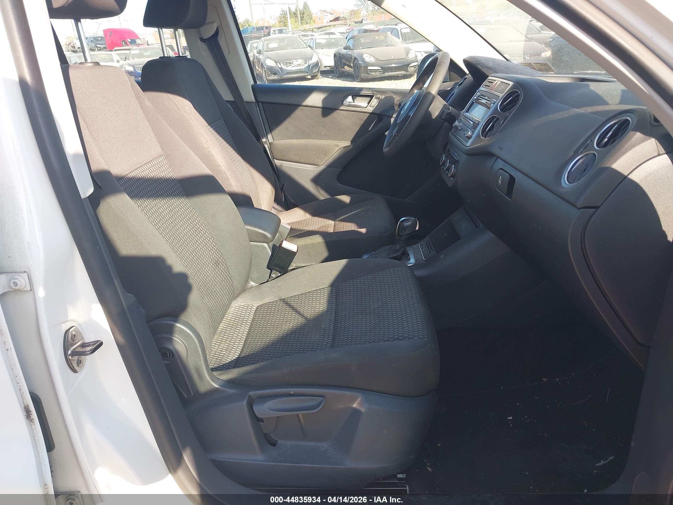 VOLKSWAGEN TIGUAN image 5