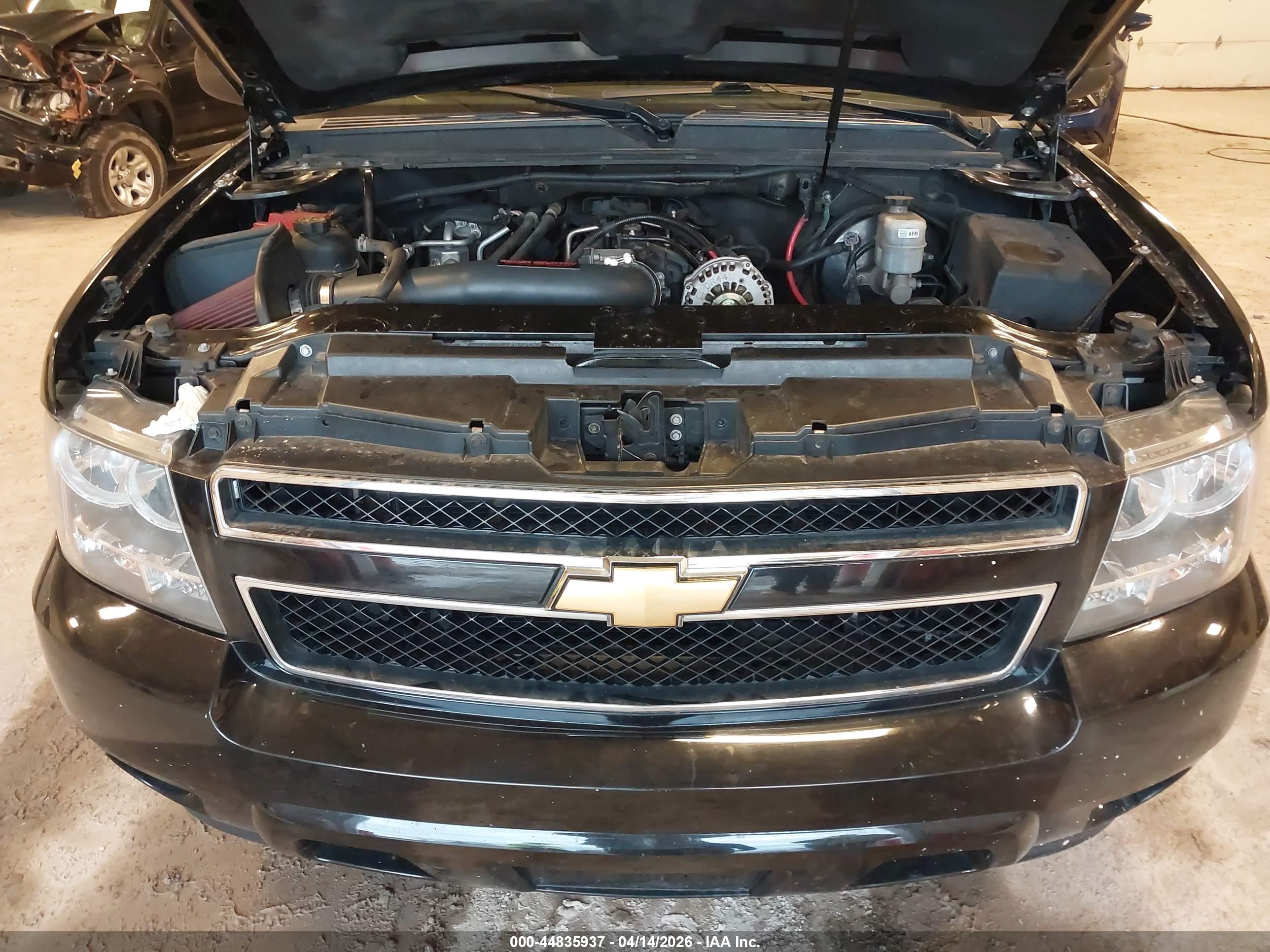 CHEVROLET TAHOE image 10