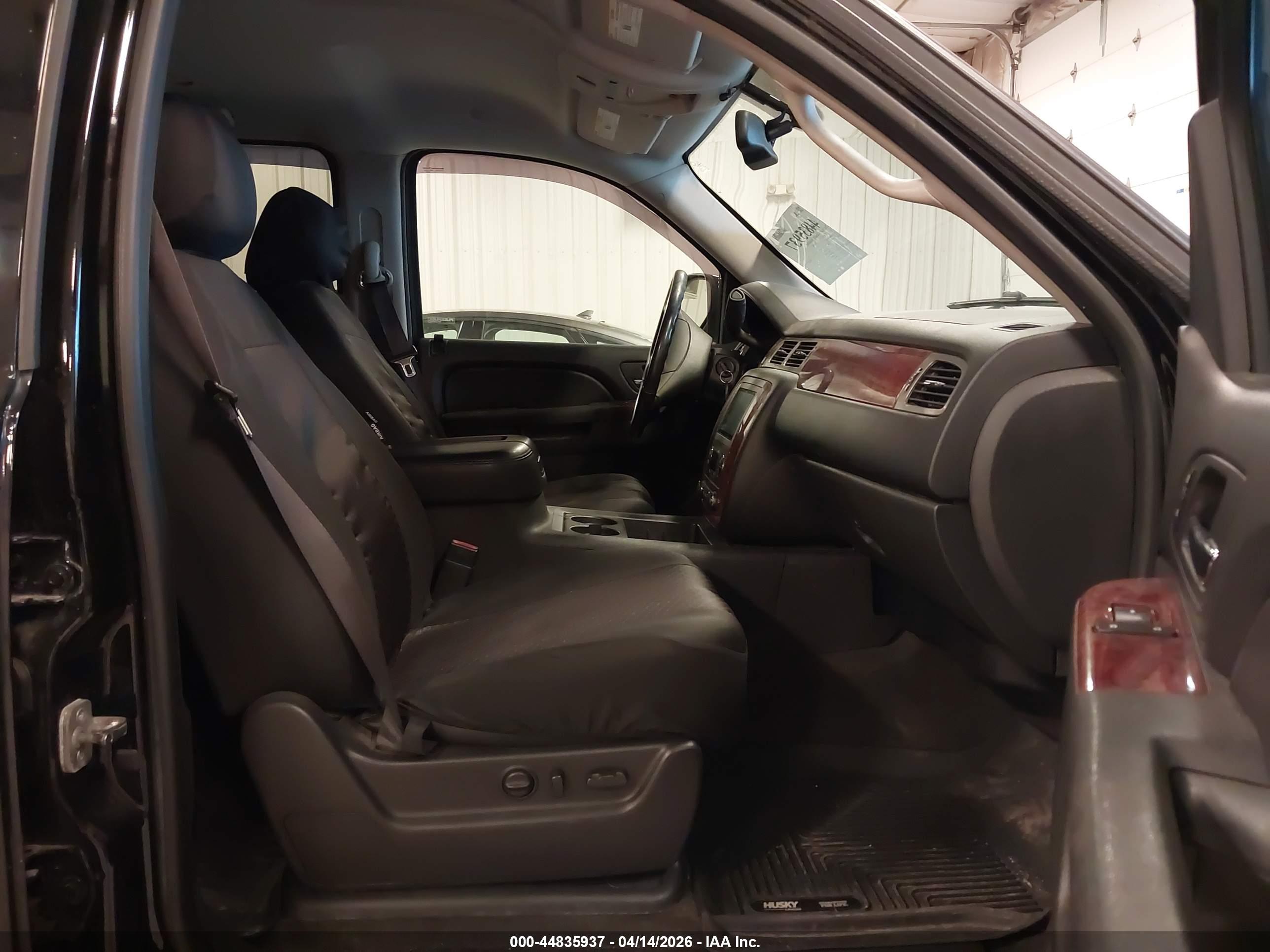 CHEVROLET TAHOE image 5