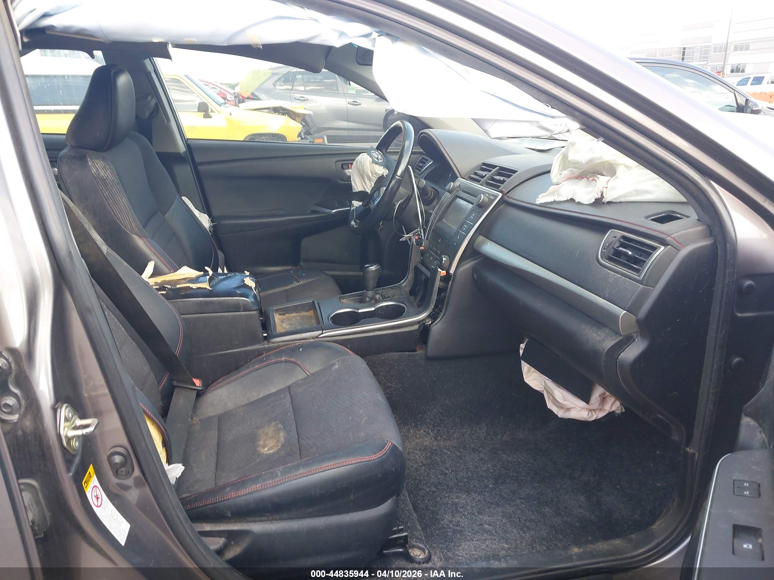 TOYOTA CAMRY image 5
