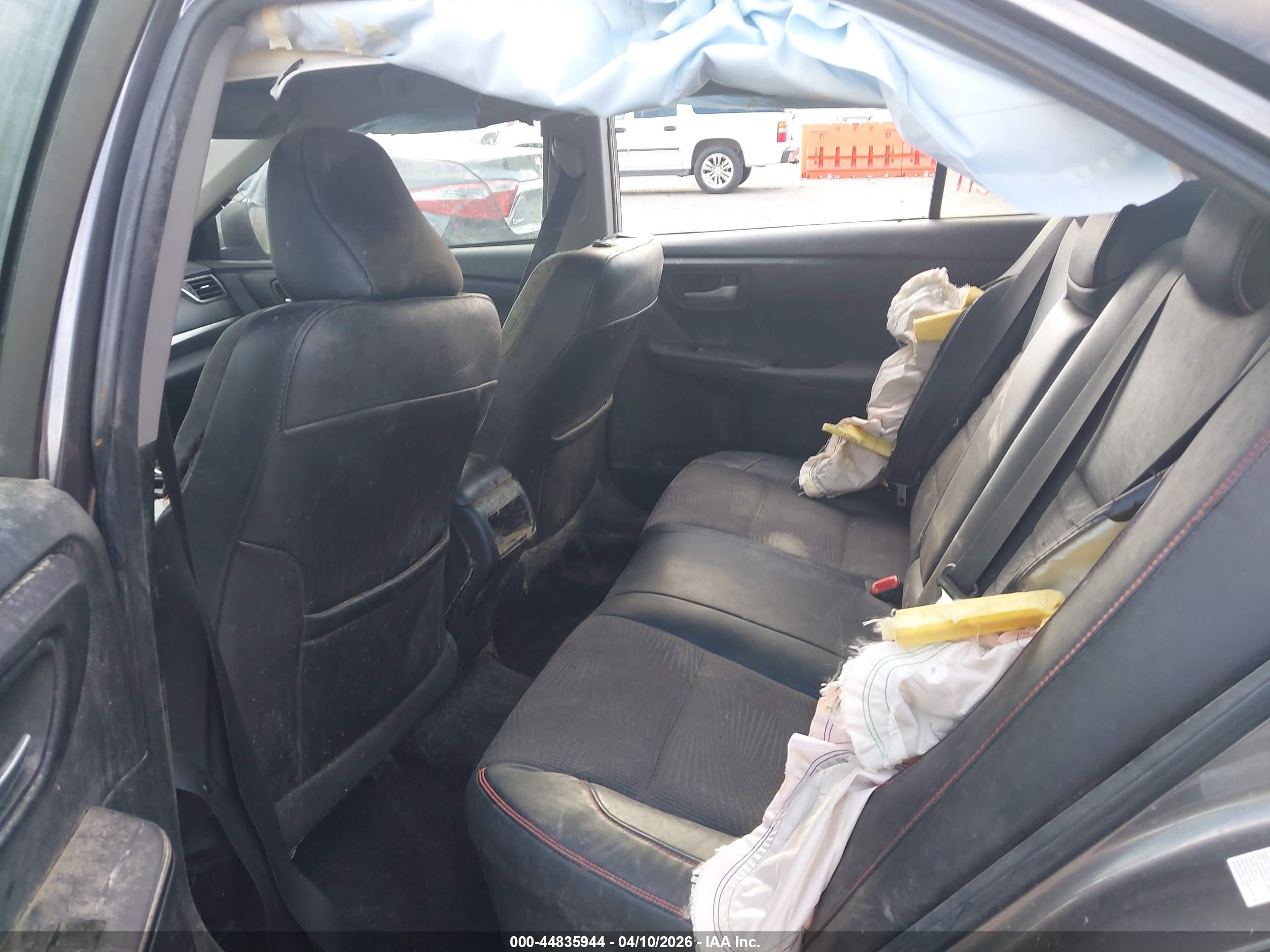 TOYOTA CAMRY image 8