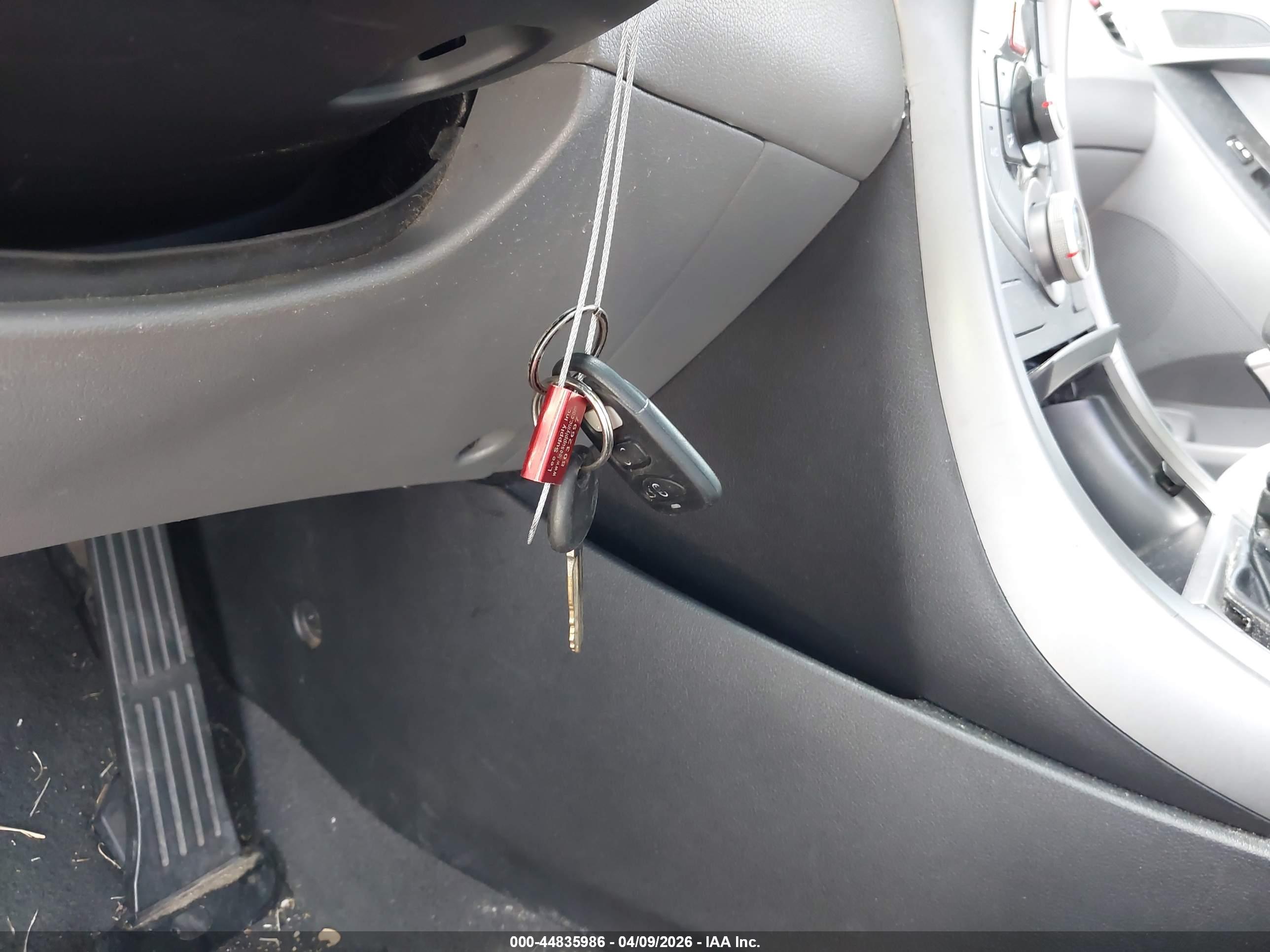 HYUNDAI ELANTRA image 11