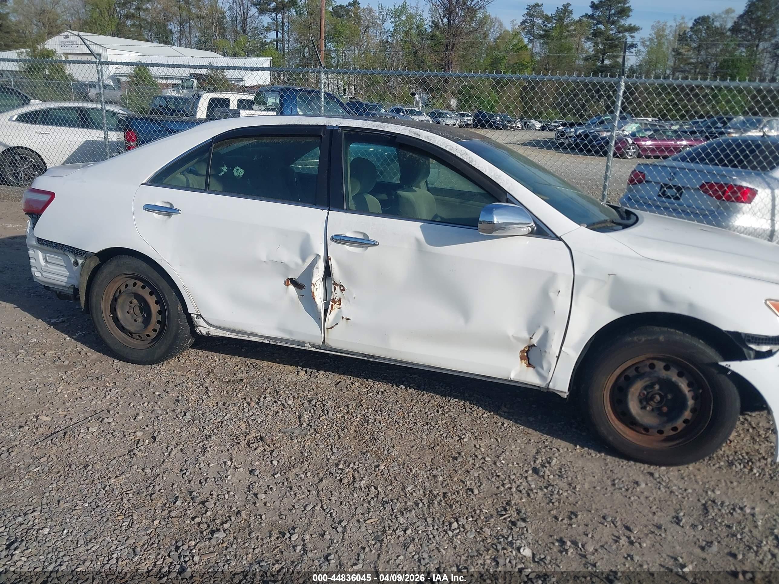 TOYOTA CAMRY image 6
