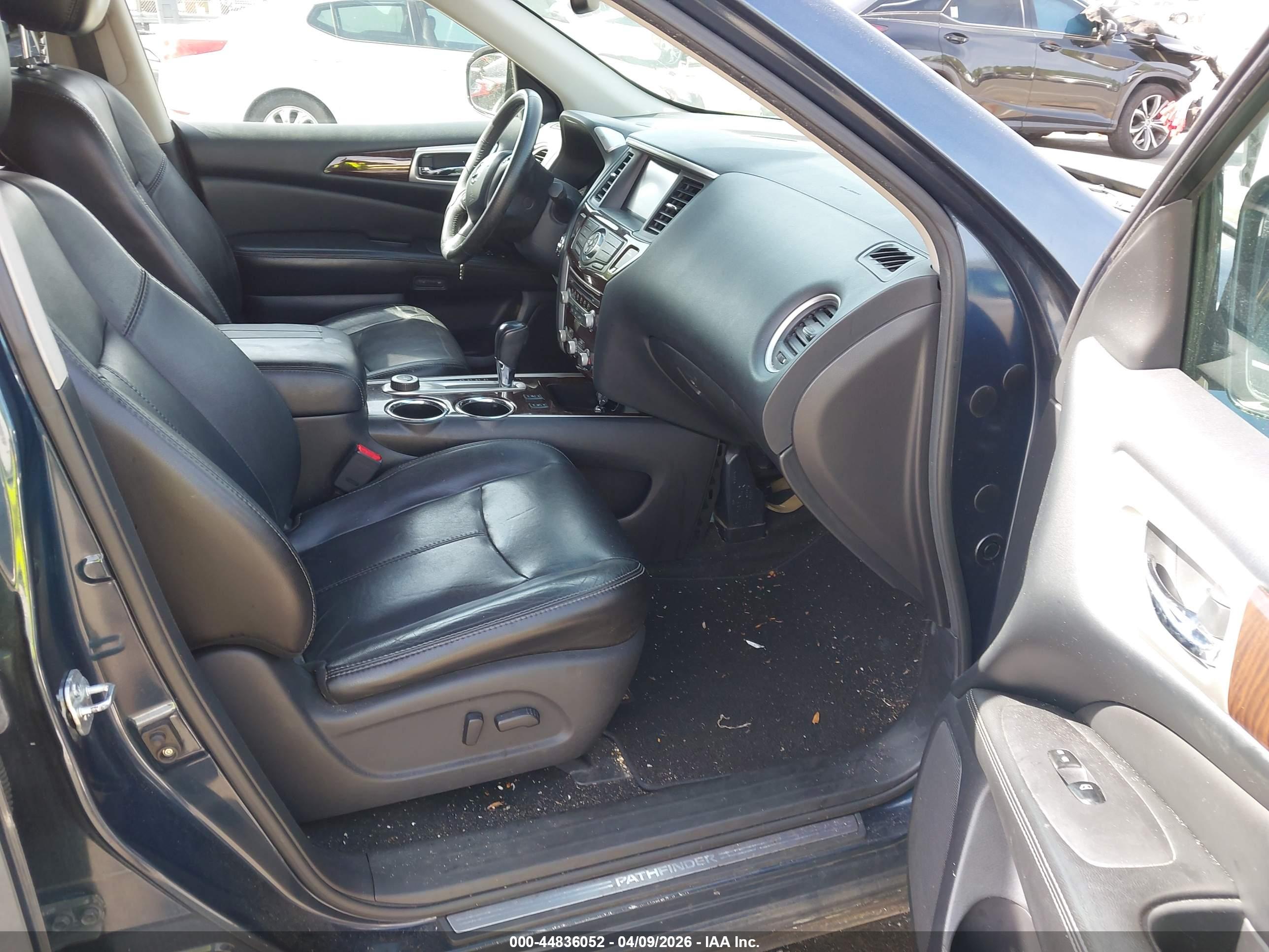 NISSAN PATHFINDER image 5