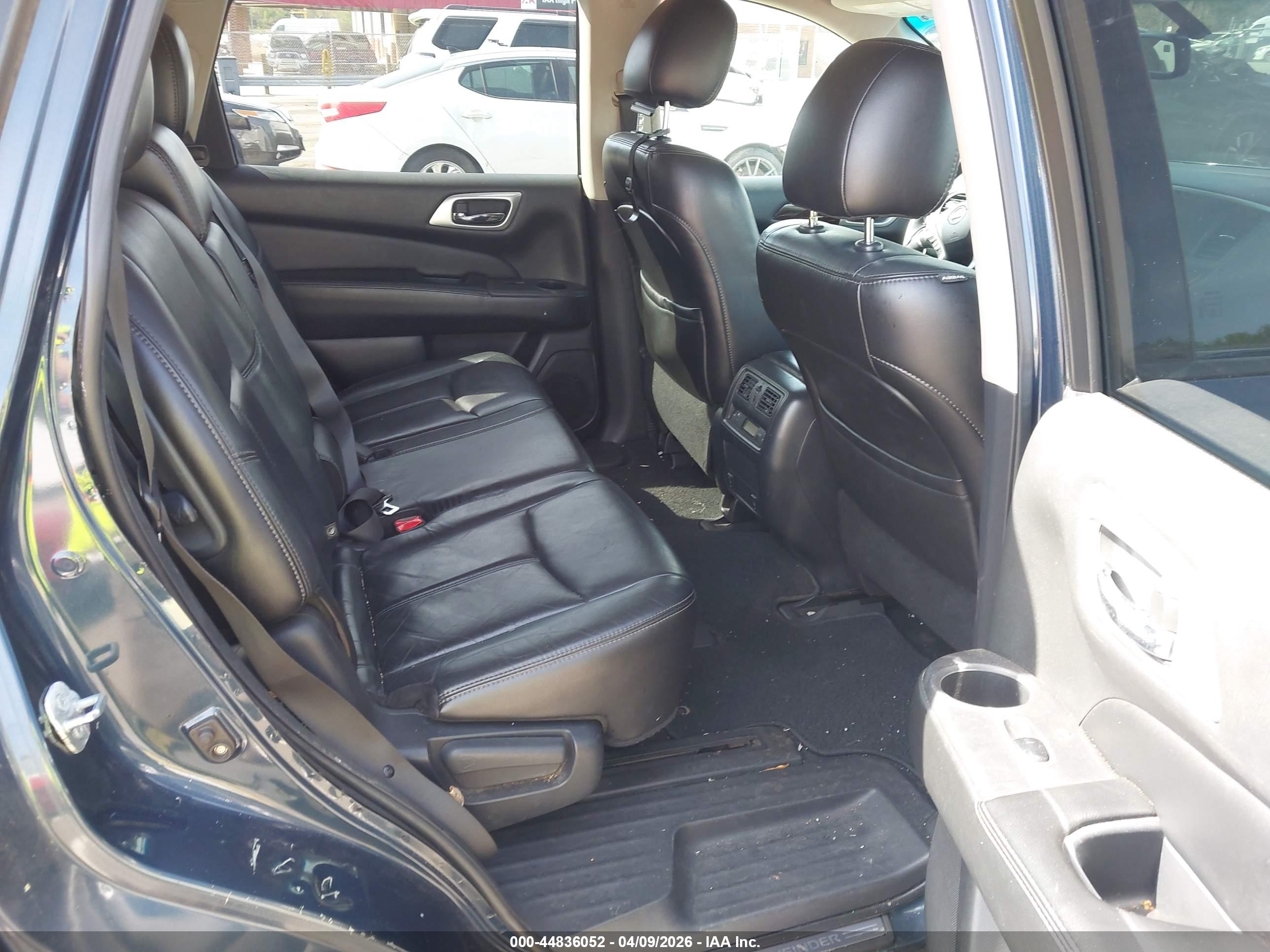 NISSAN PATHFINDER image 8