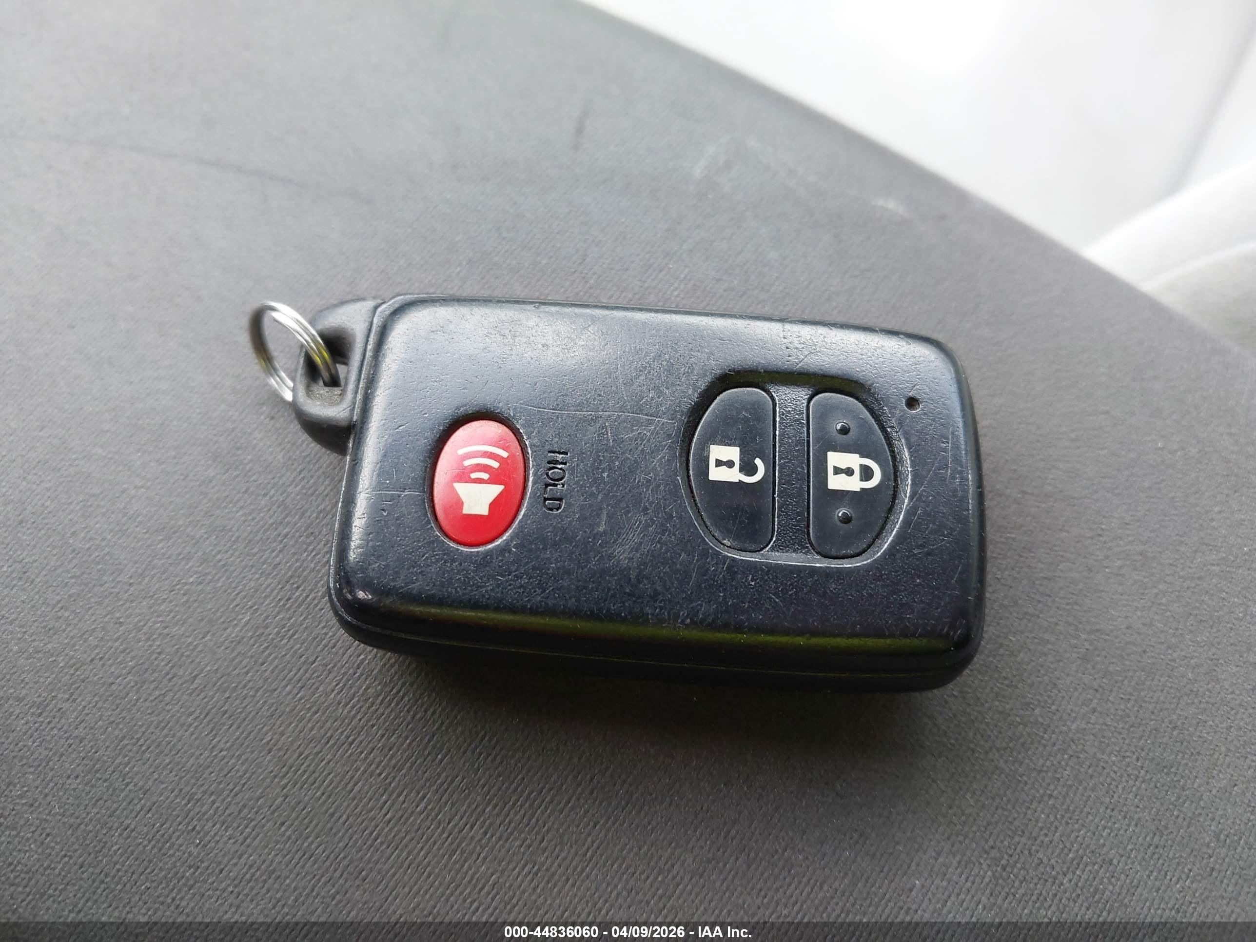 TOYOTA PRIUS image 11