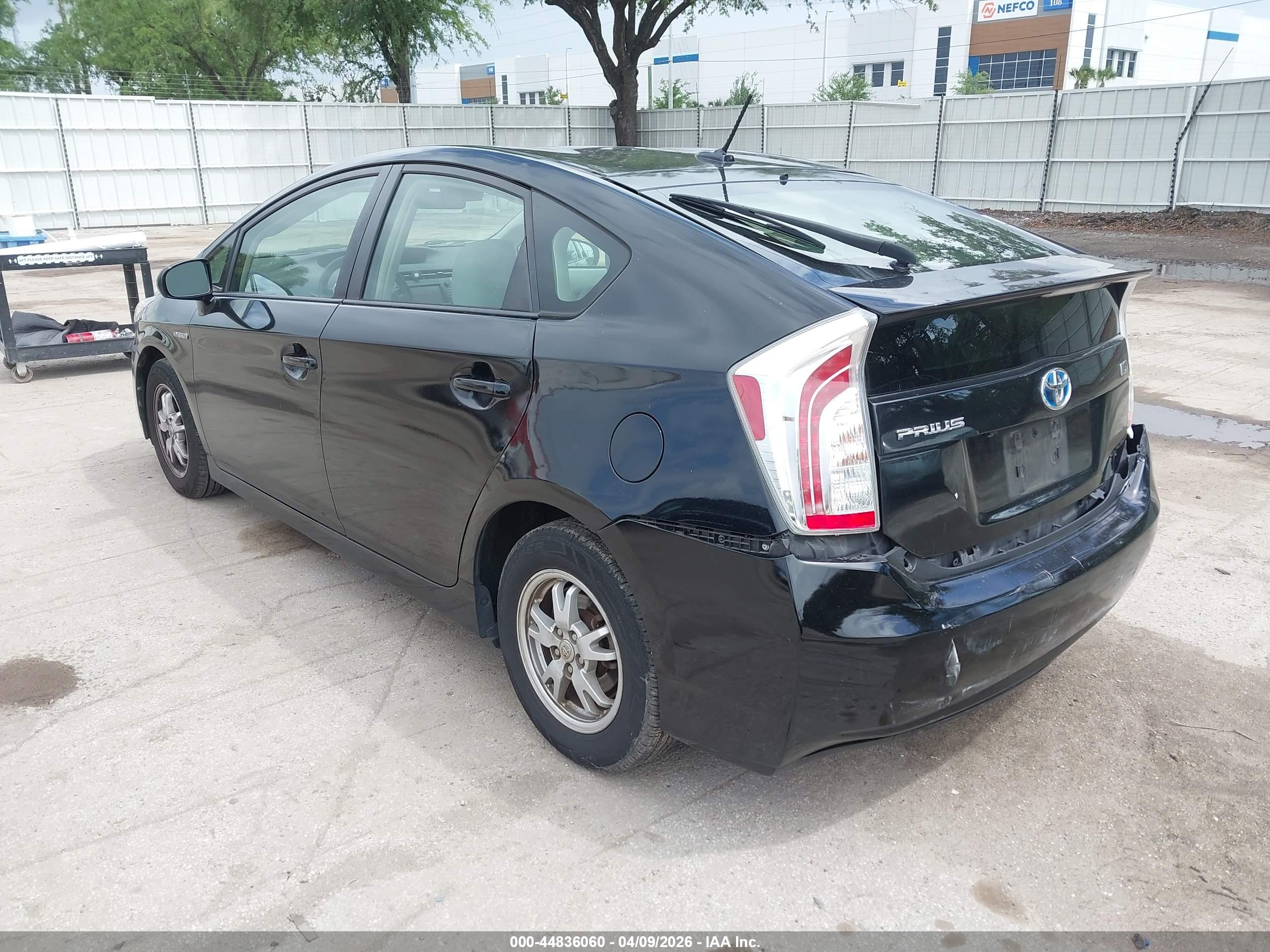 TOYOTA PRIUS image 3