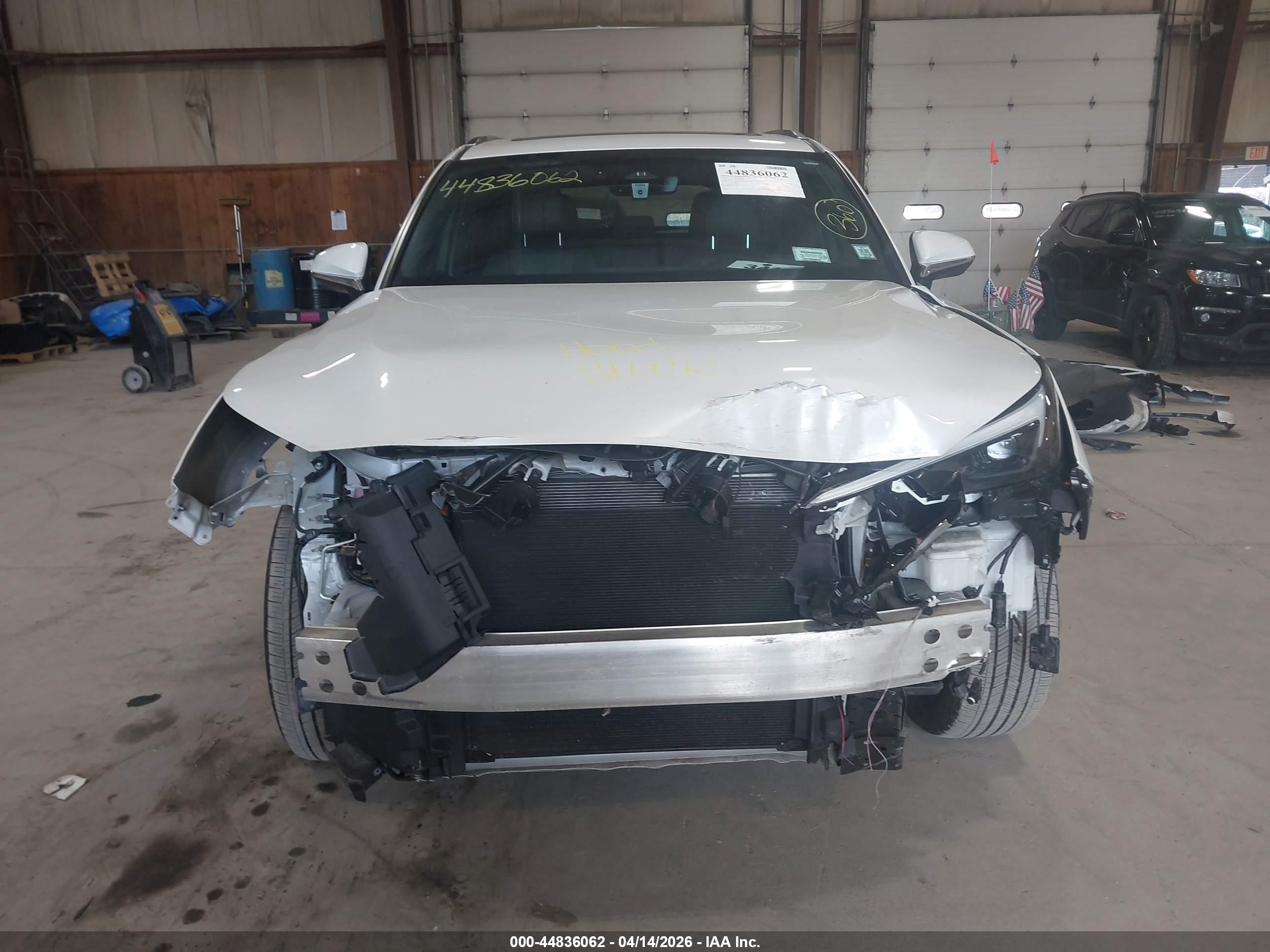 LEXUS TX image 6