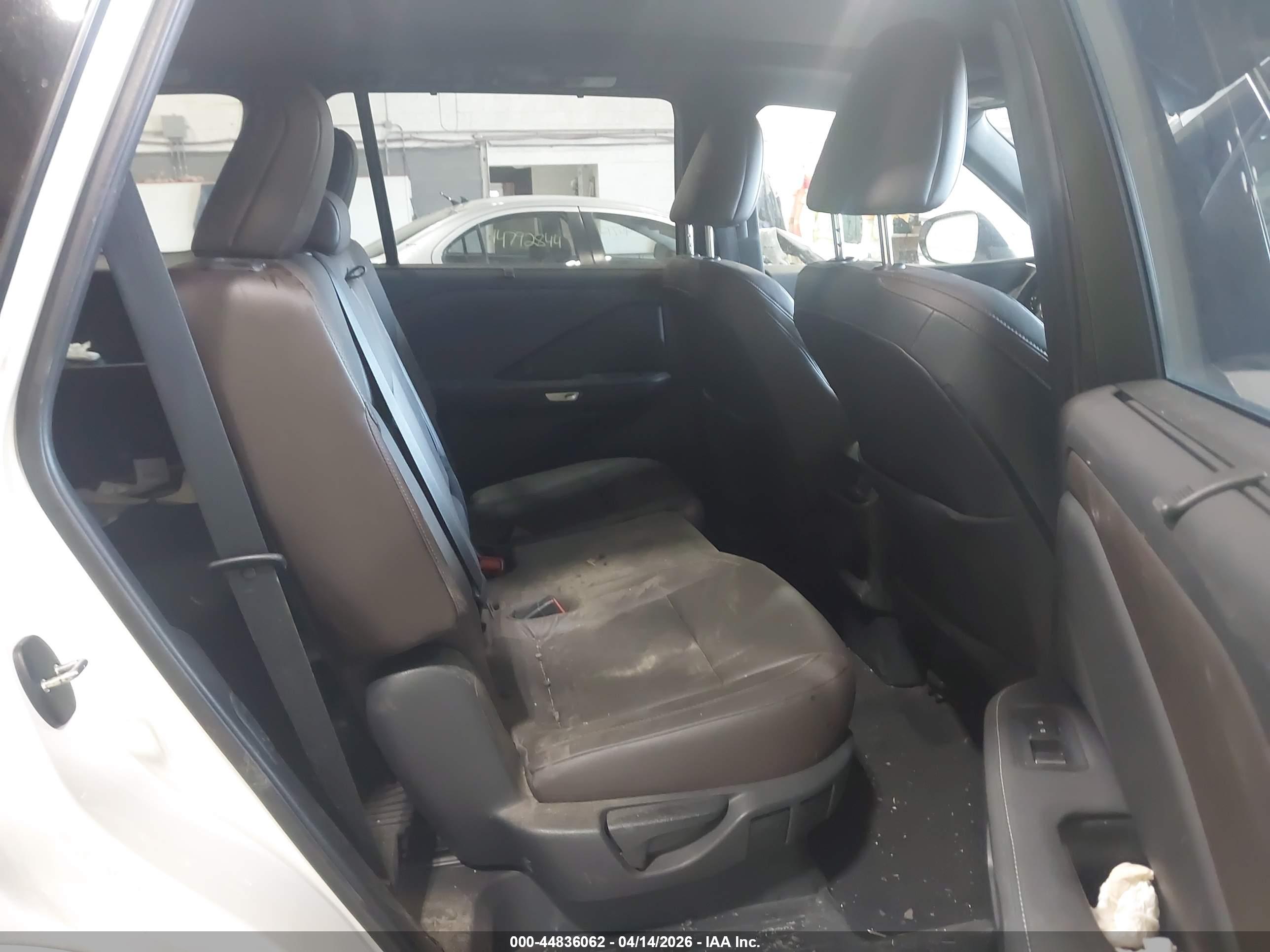 LEXUS TX image 8