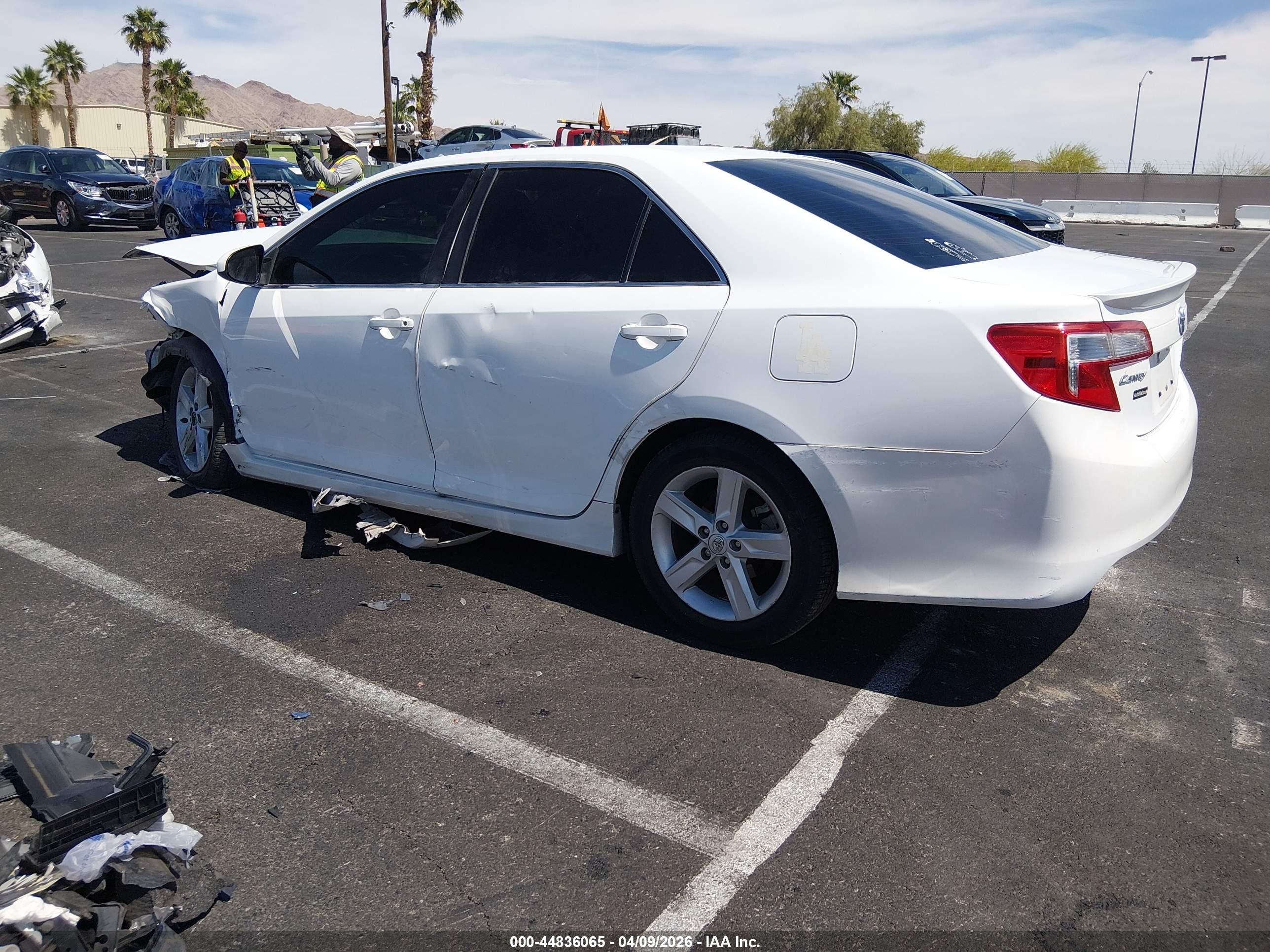 TOYOTA CAMRY image 3