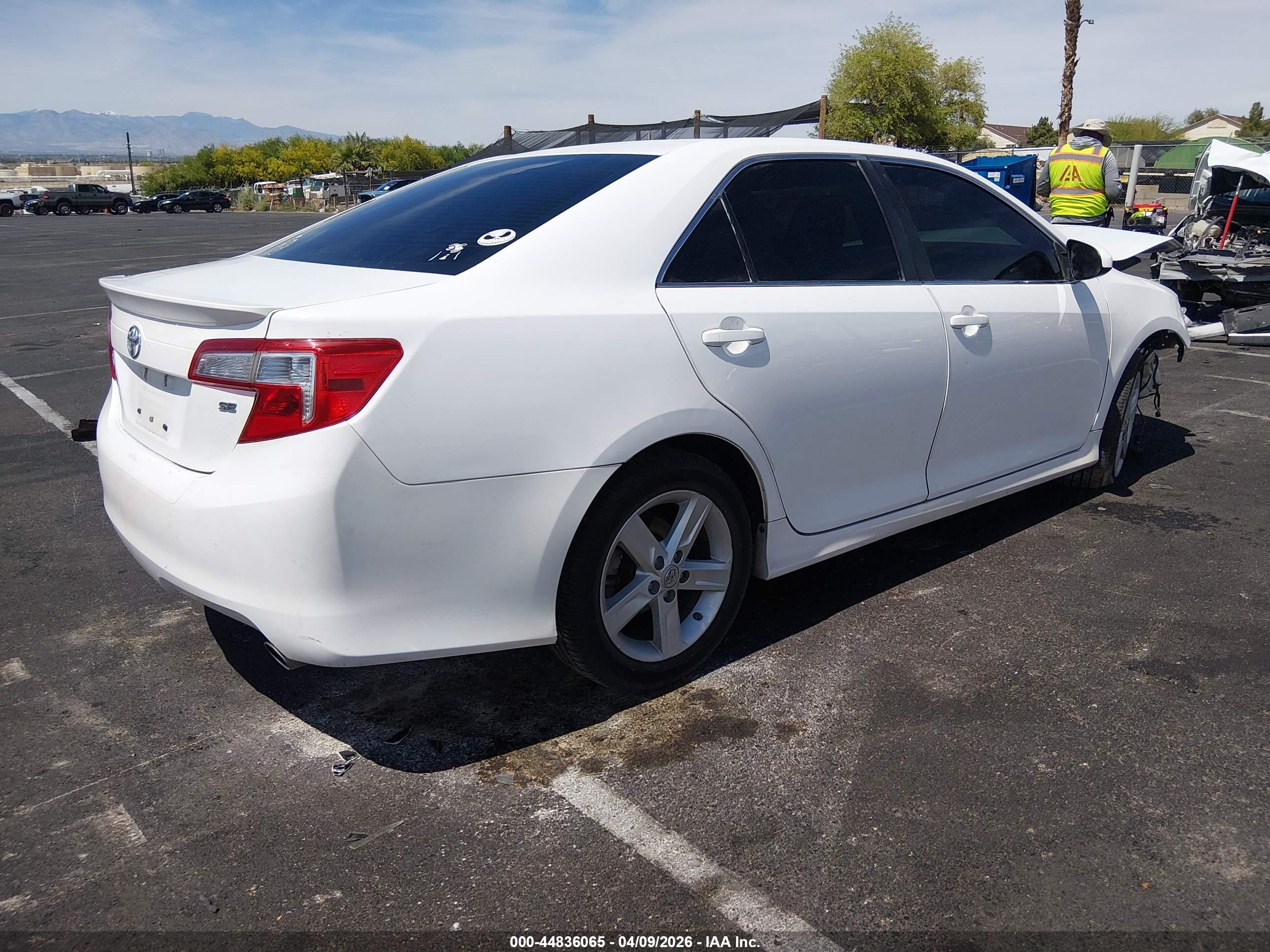 TOYOTA CAMRY image 4