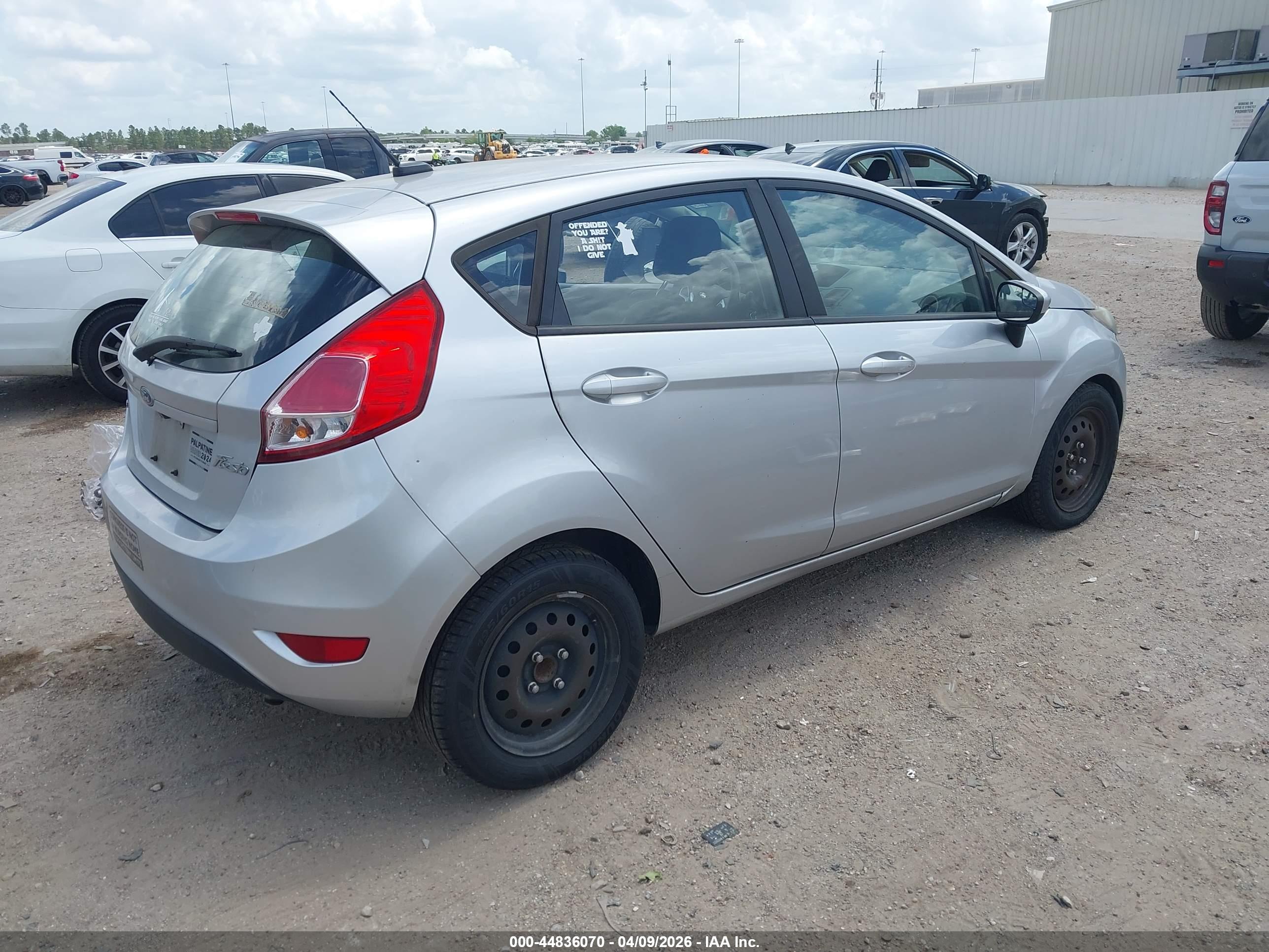 FORD FIESTA image 4