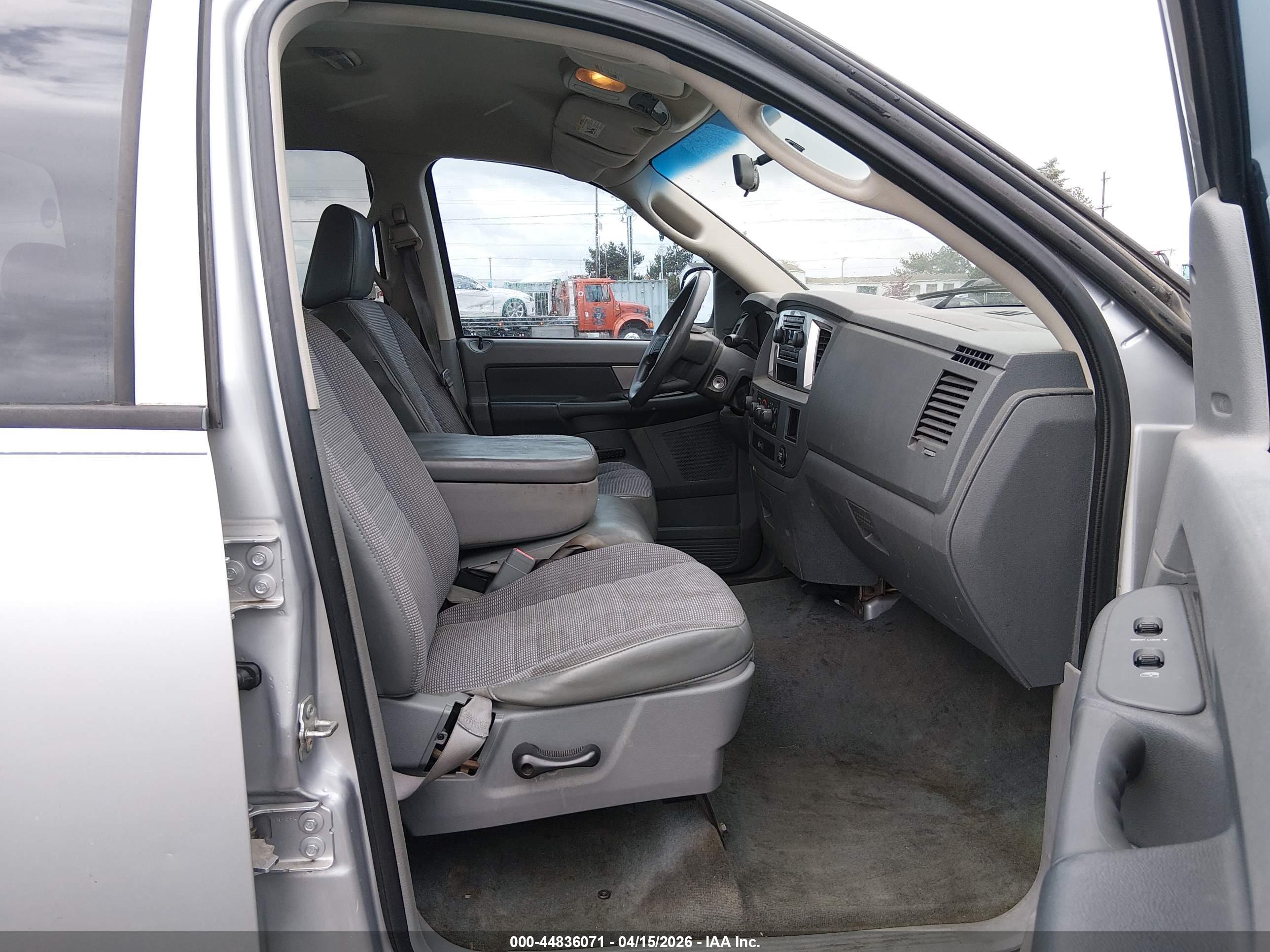 DODGE RAM image 5