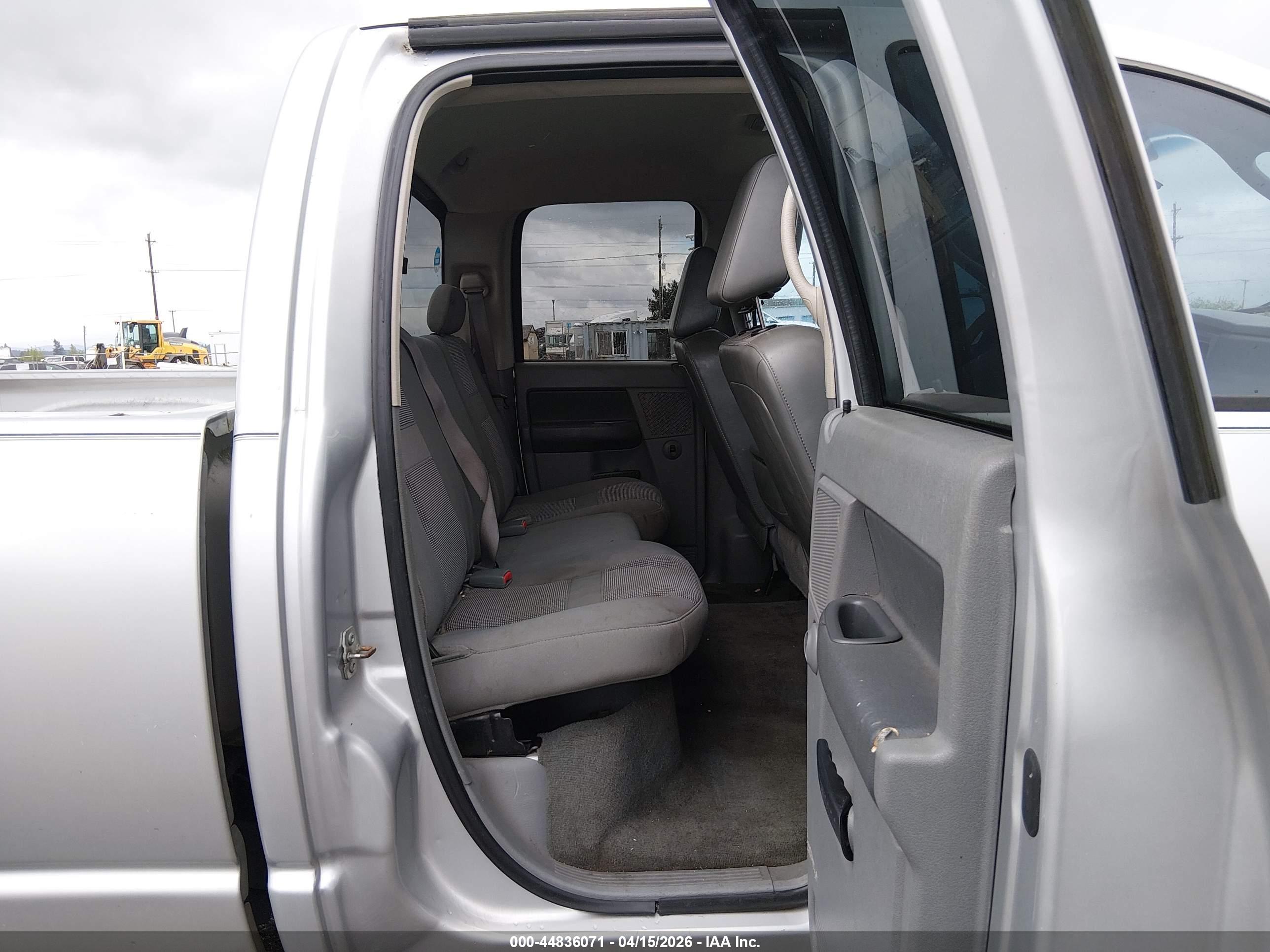 DODGE RAM image 8