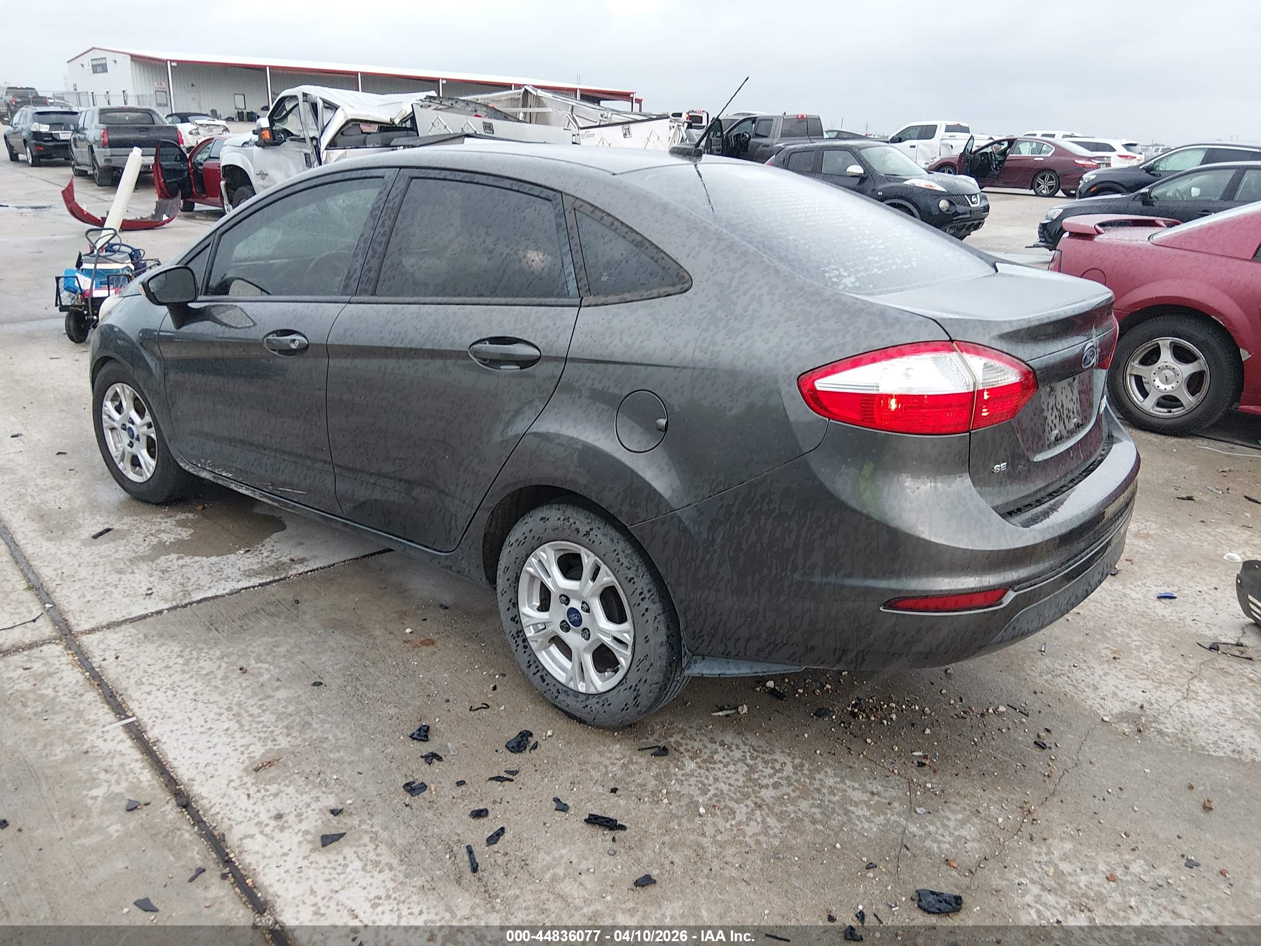 FORD FIESTA image 3