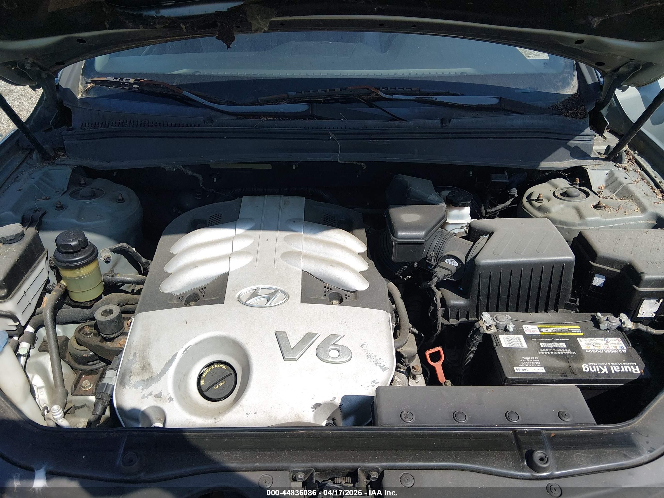 HYUNDAI SANTA image 10