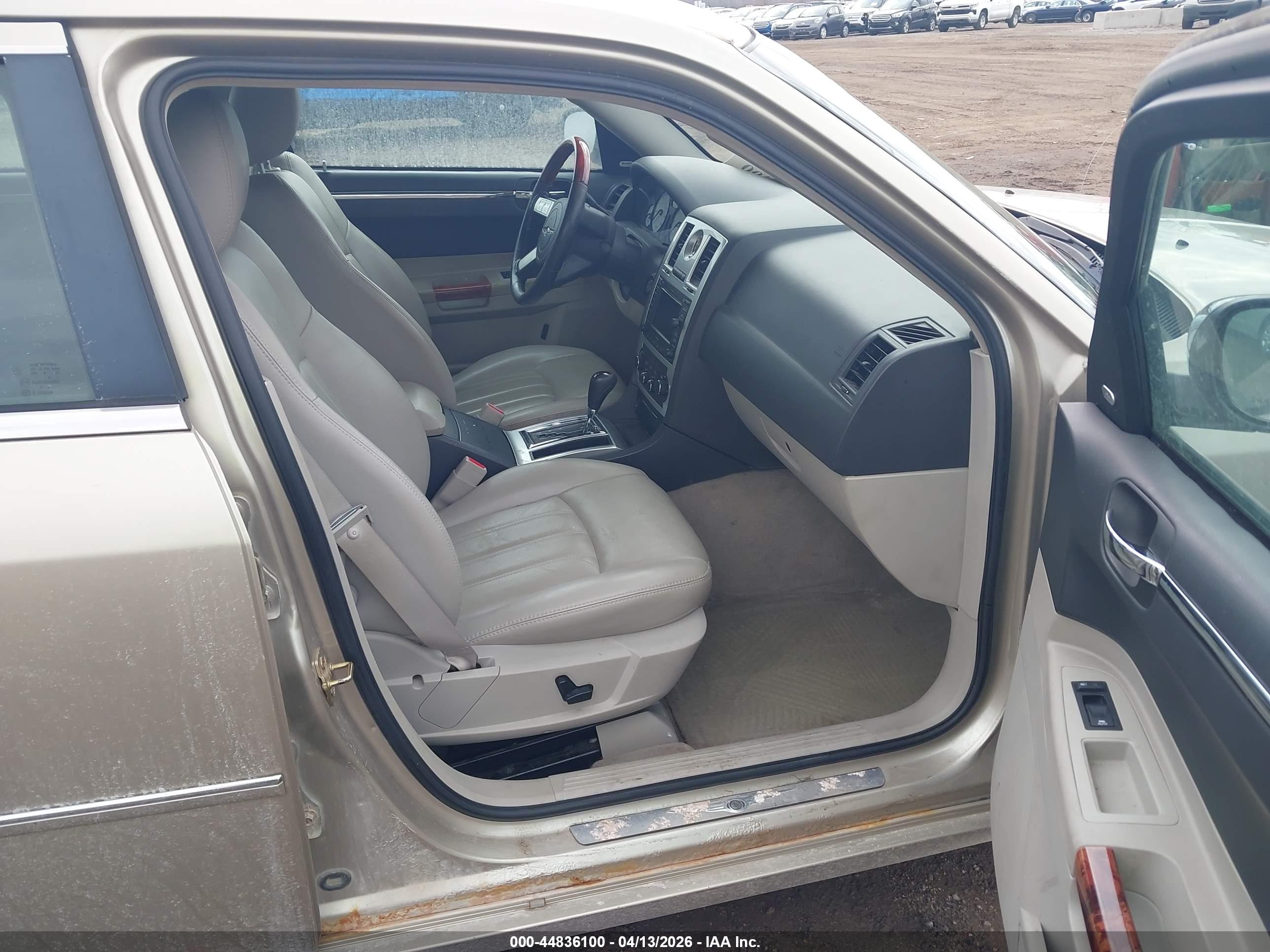 CHRYSLER 300C image 5