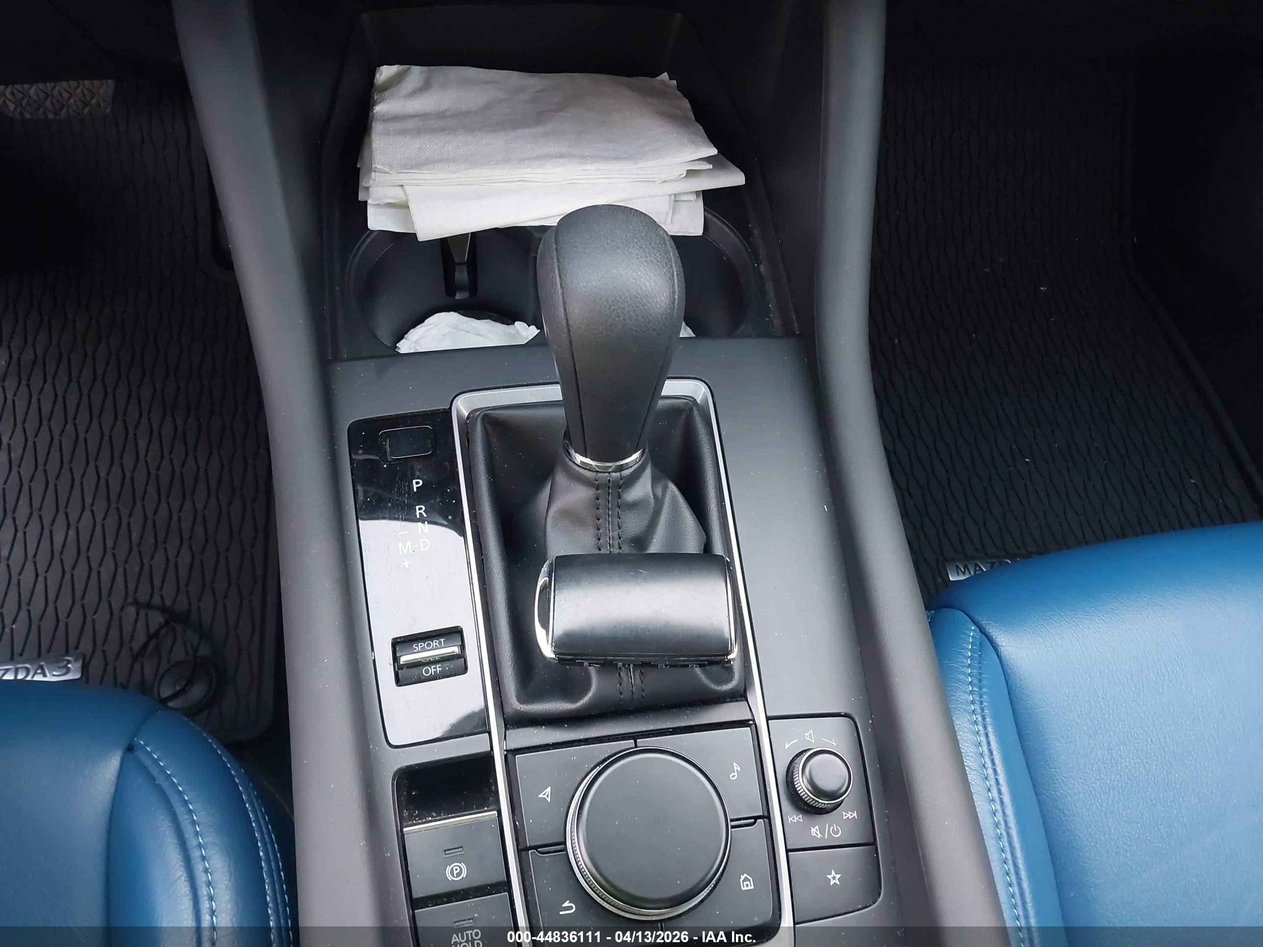 MAZDA MAZDA3 image 11