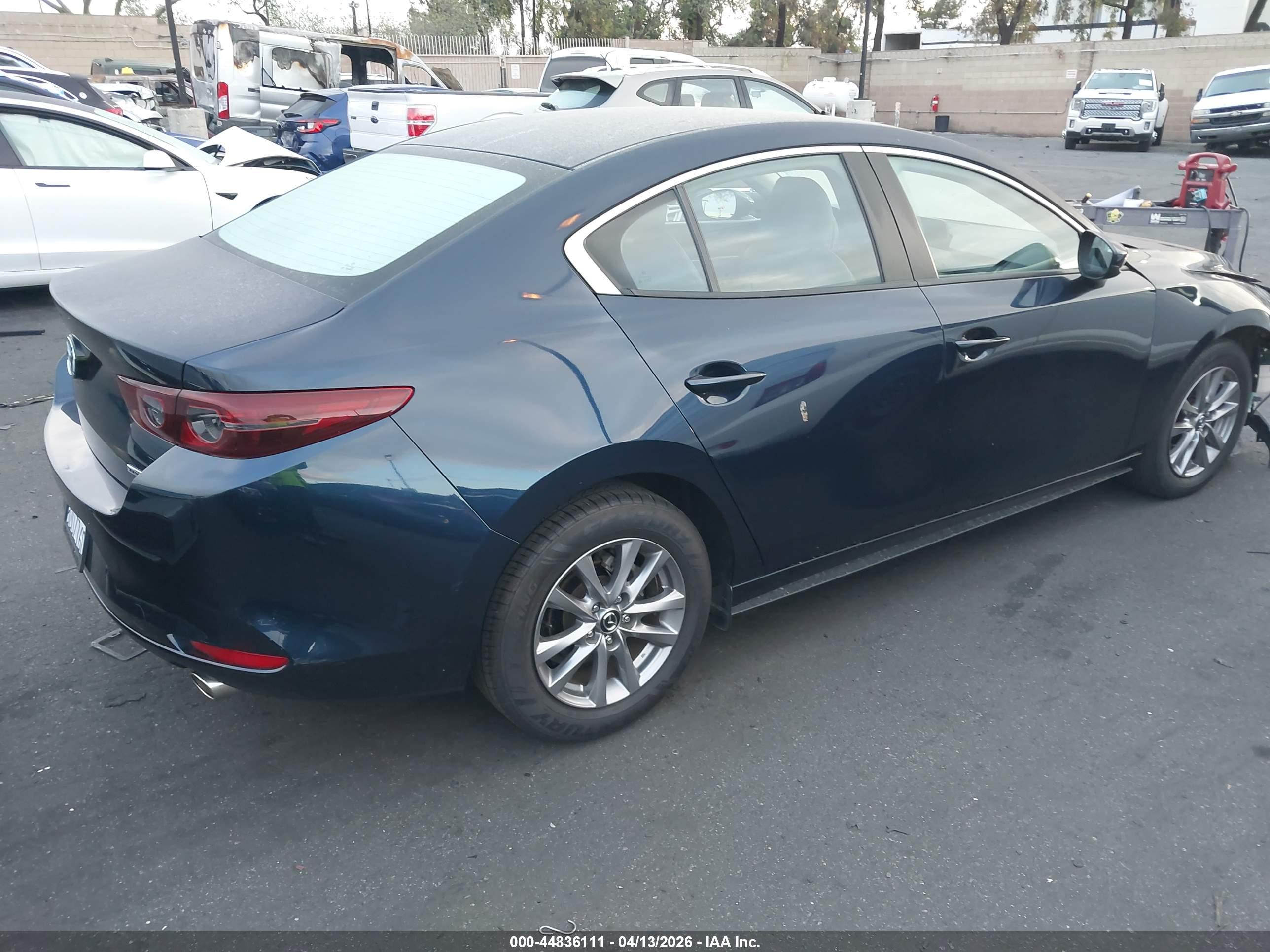MAZDA MAZDA3 image 4