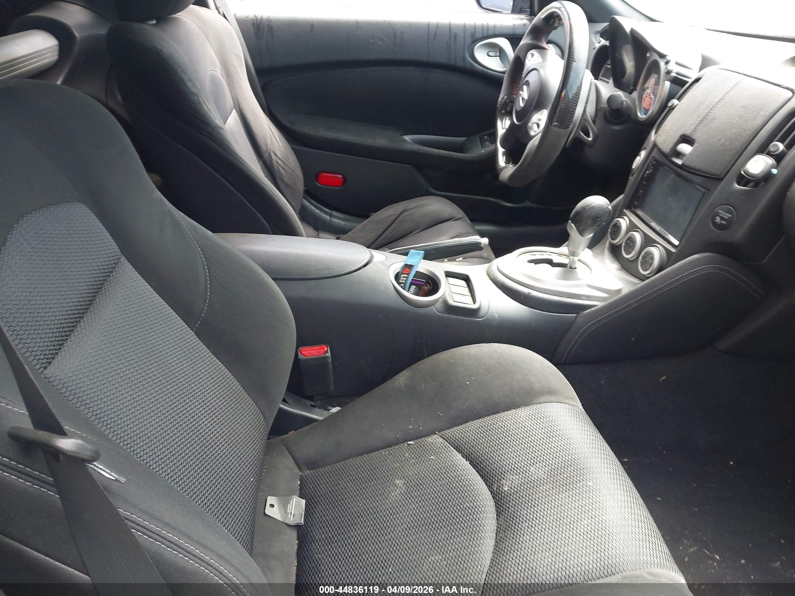 NISSAN 370Z image 8