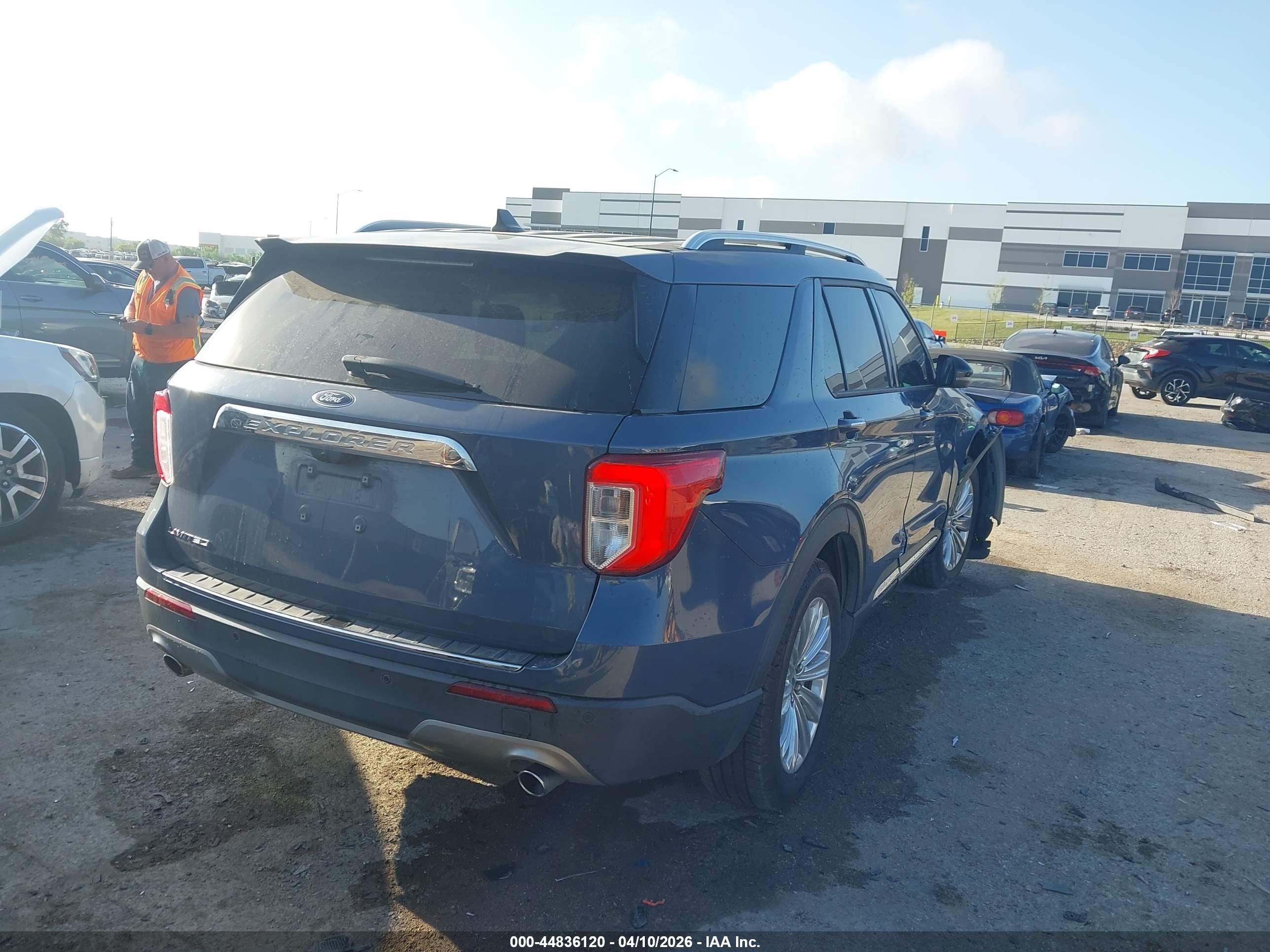 FORD EXPLORER image 4
