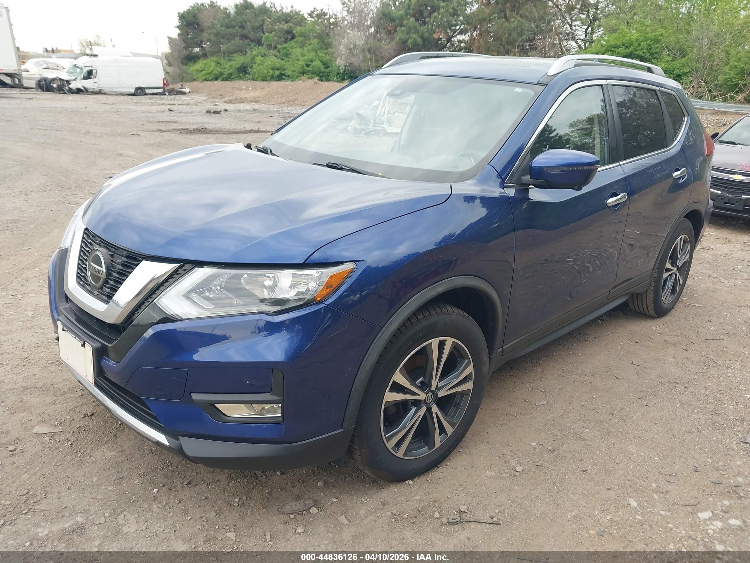 NISSAN ROGUE image 2