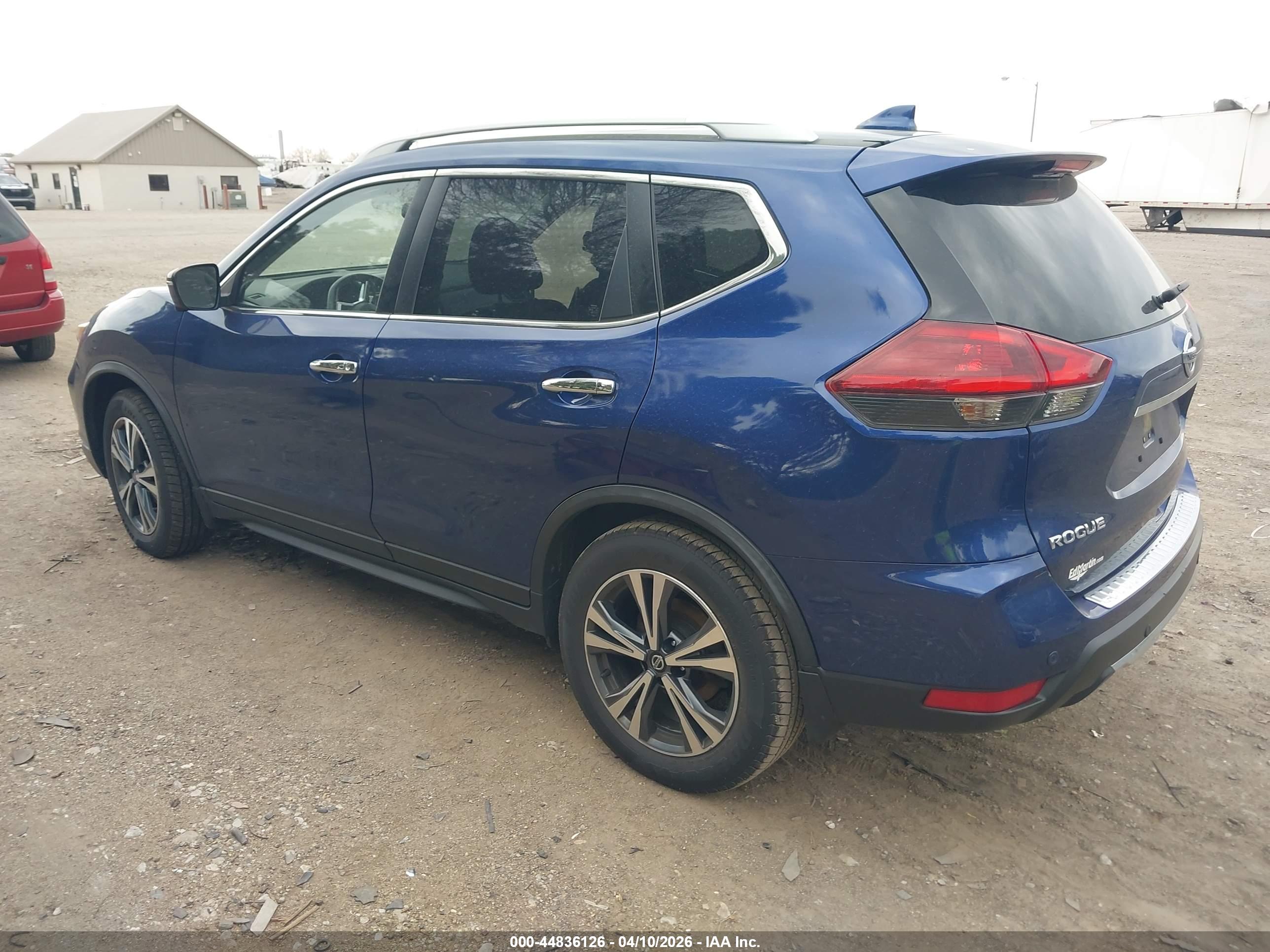 NISSAN ROGUE image 3