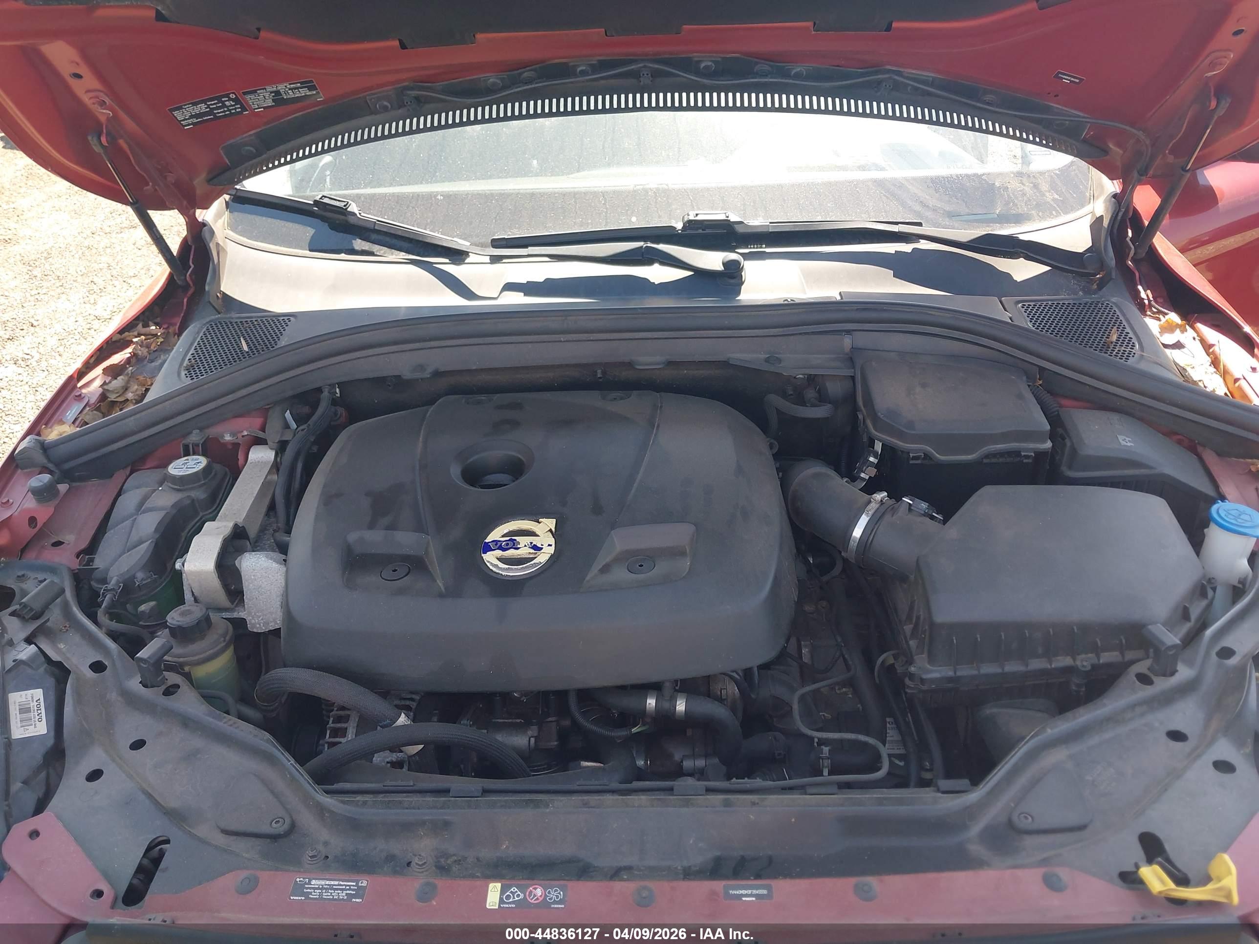 VOLVO XC60 image 10