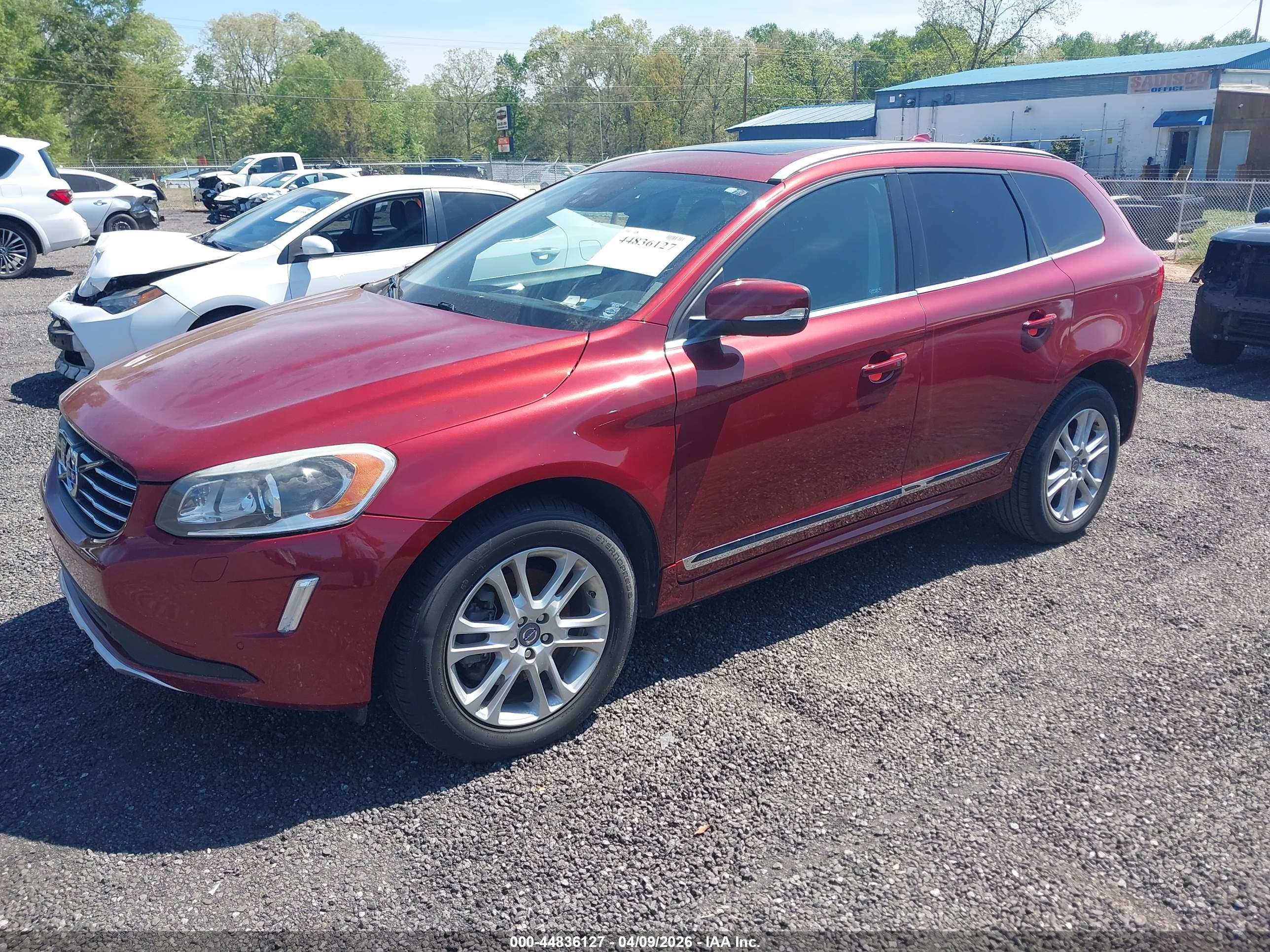 VOLVO XC60 image 2