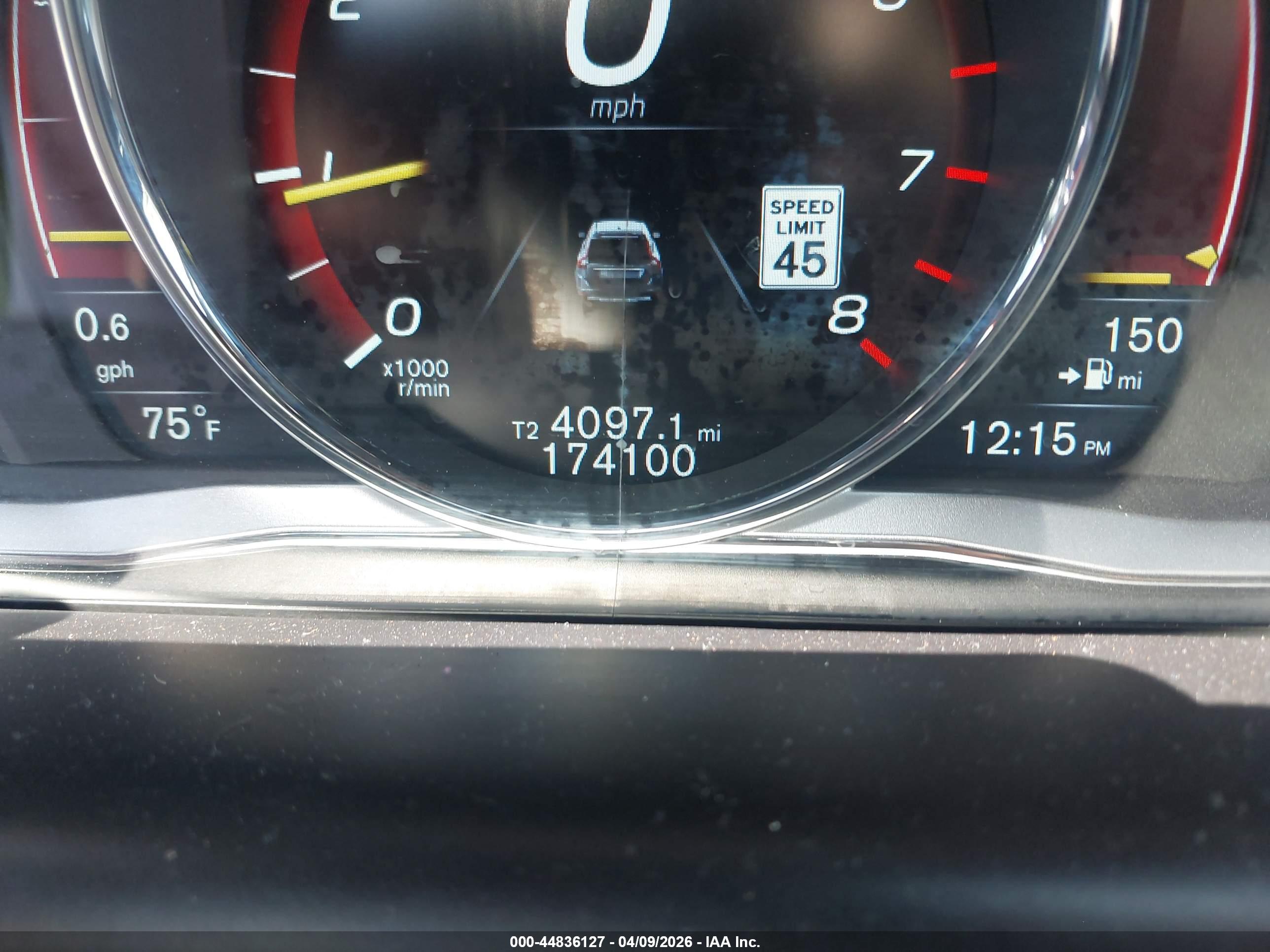 VOLVO XC60 image 7