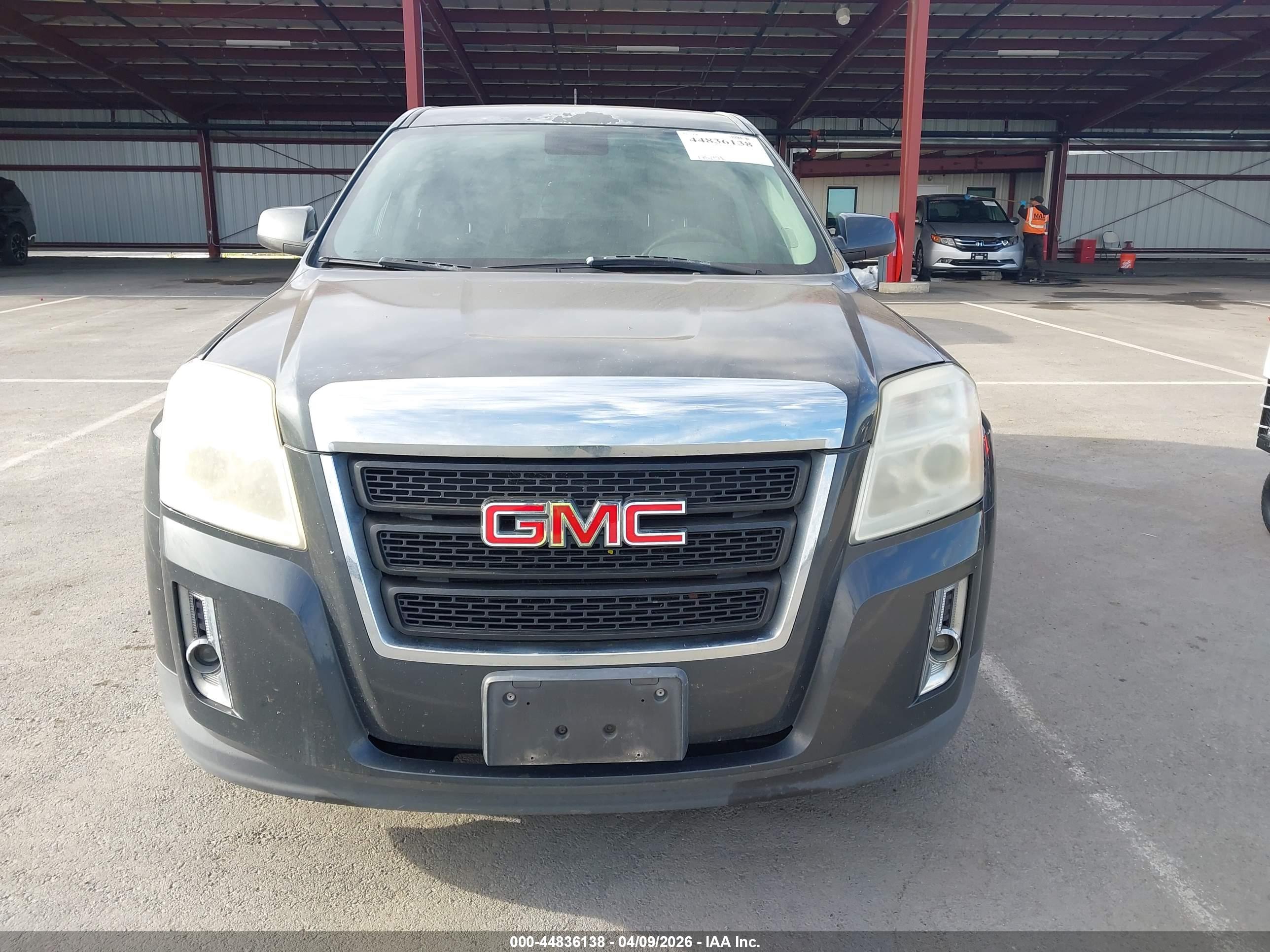 GMC TERRAIN image 6