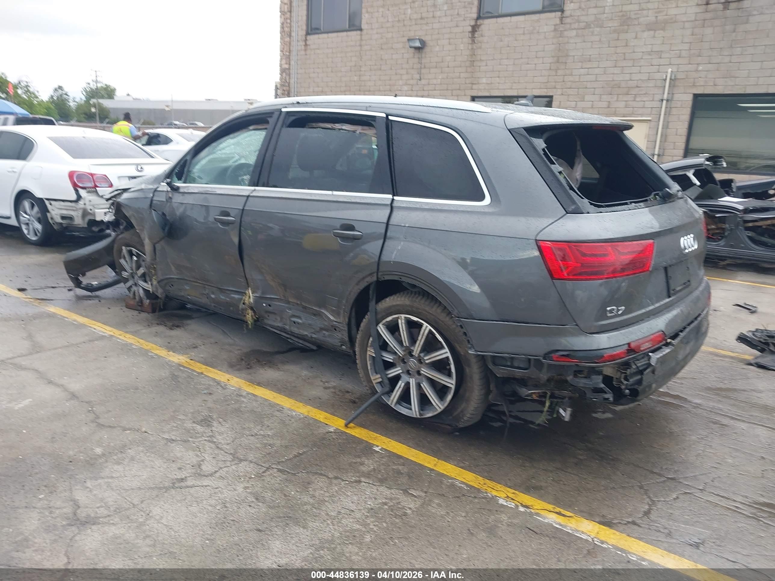 AUDI Q7 image 3