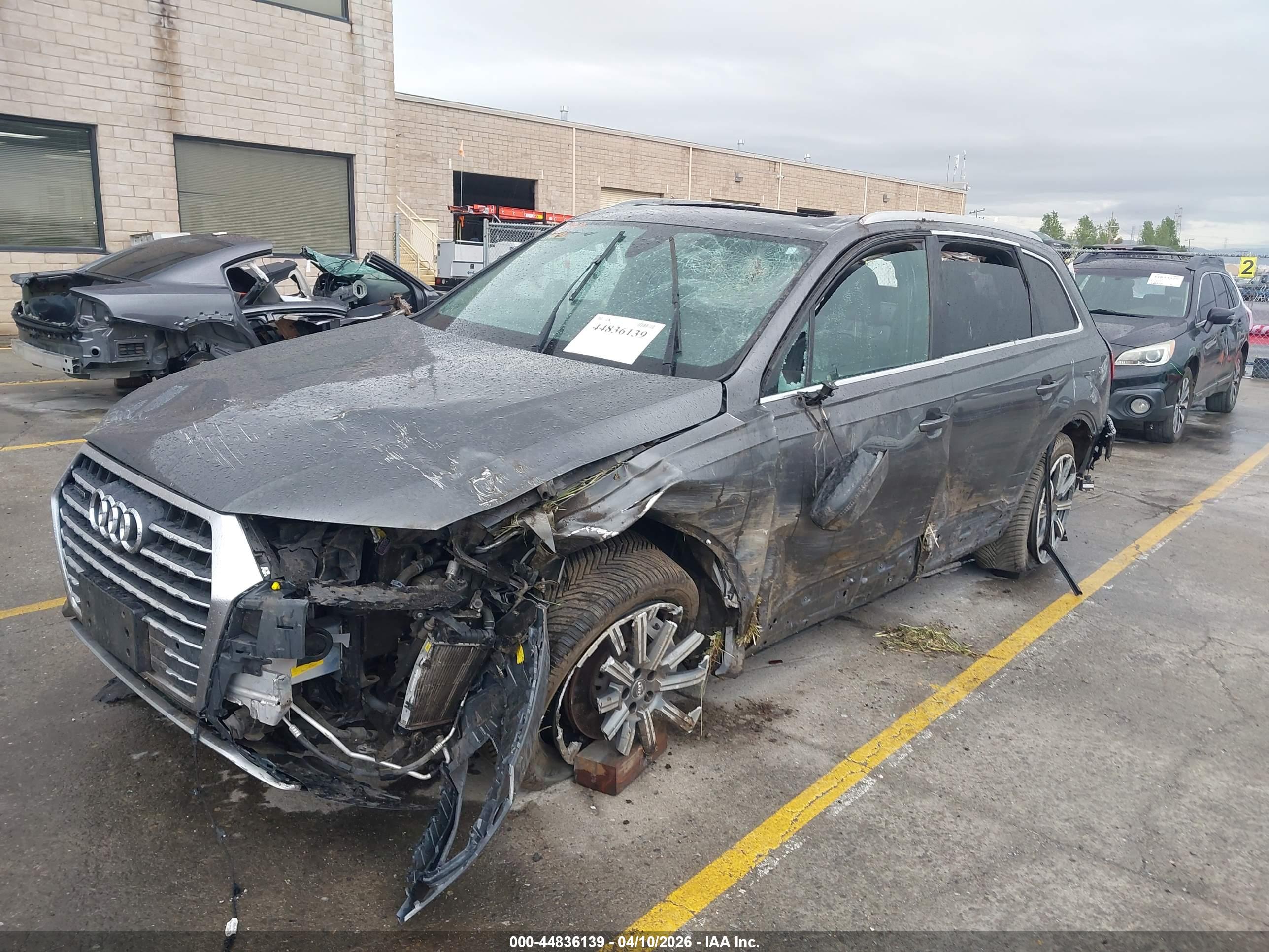 AUDI Q7 image 6
