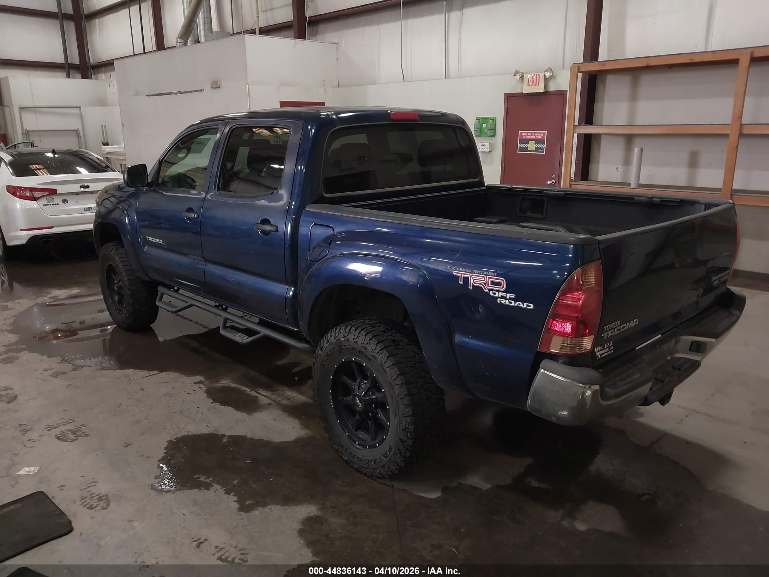 TOYOTA TACOMA image 3