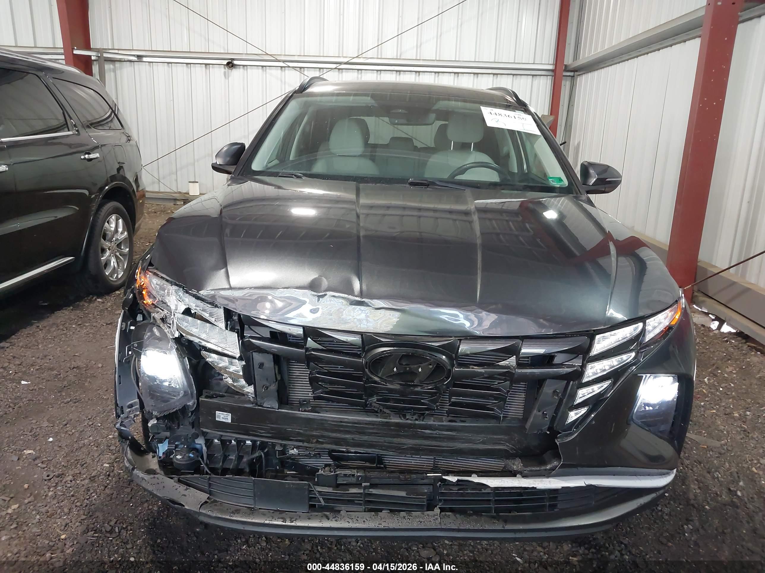 HYUNDAI TUCSON image 6