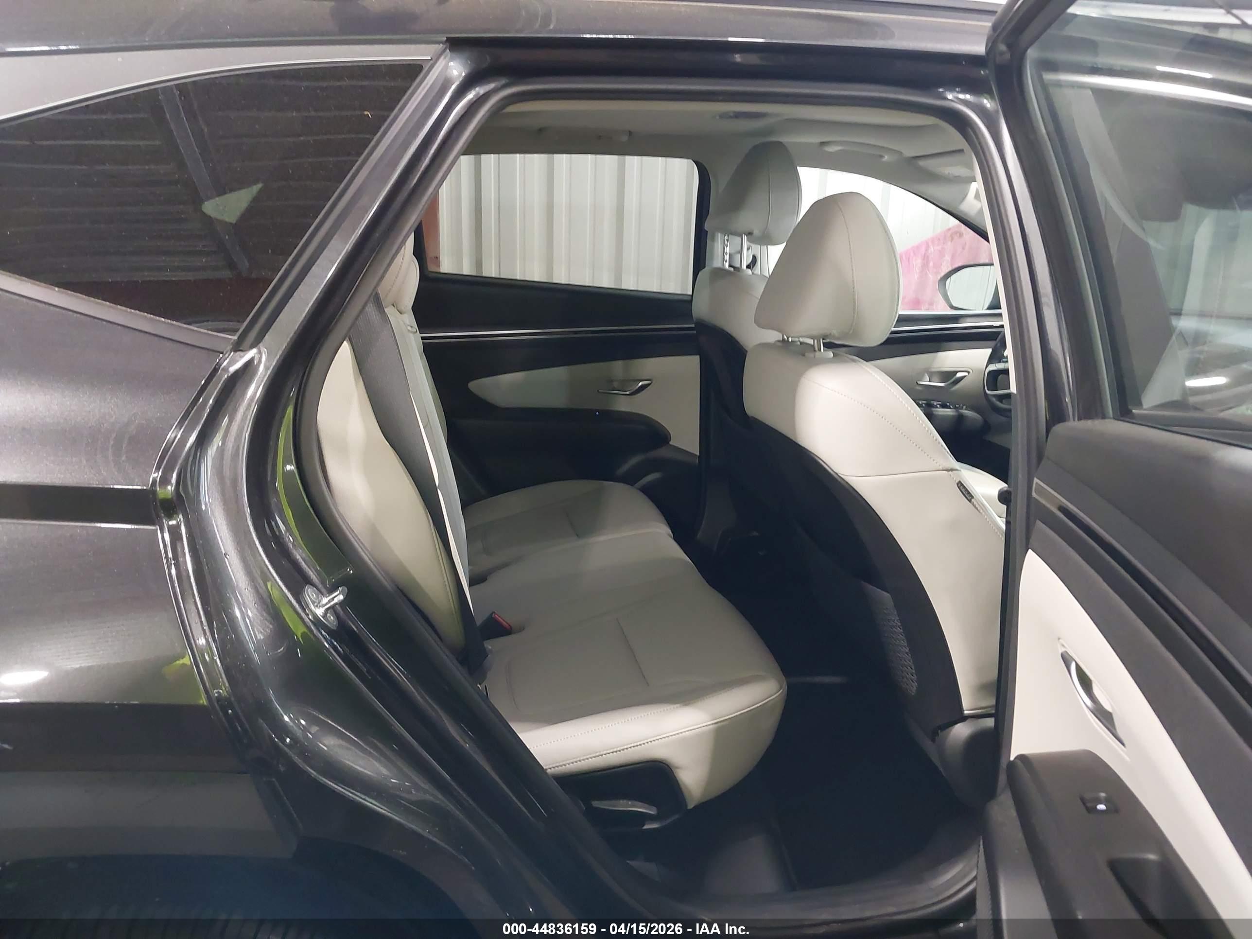 HYUNDAI TUCSON image 8