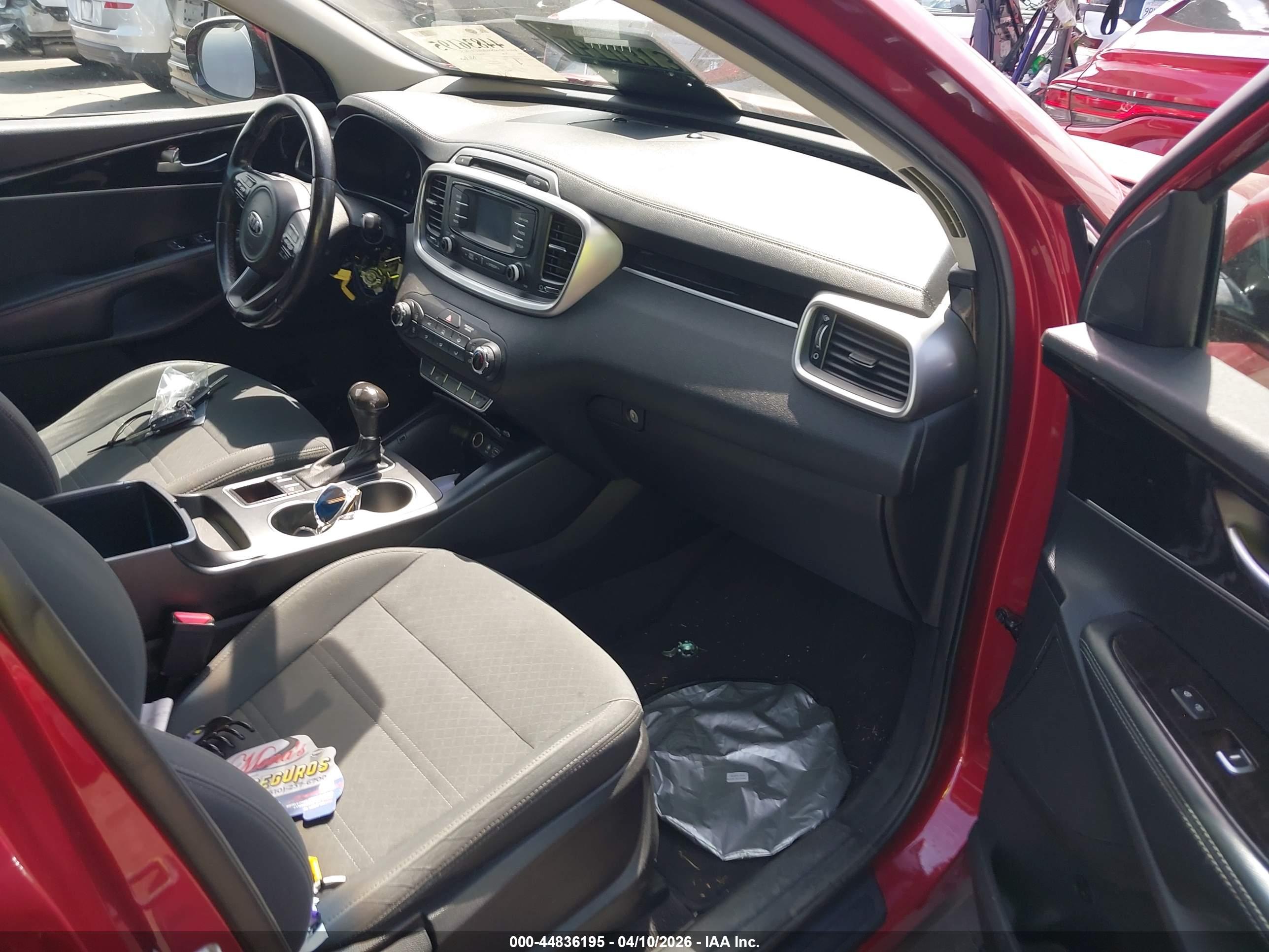 KIA SORENTO image 5