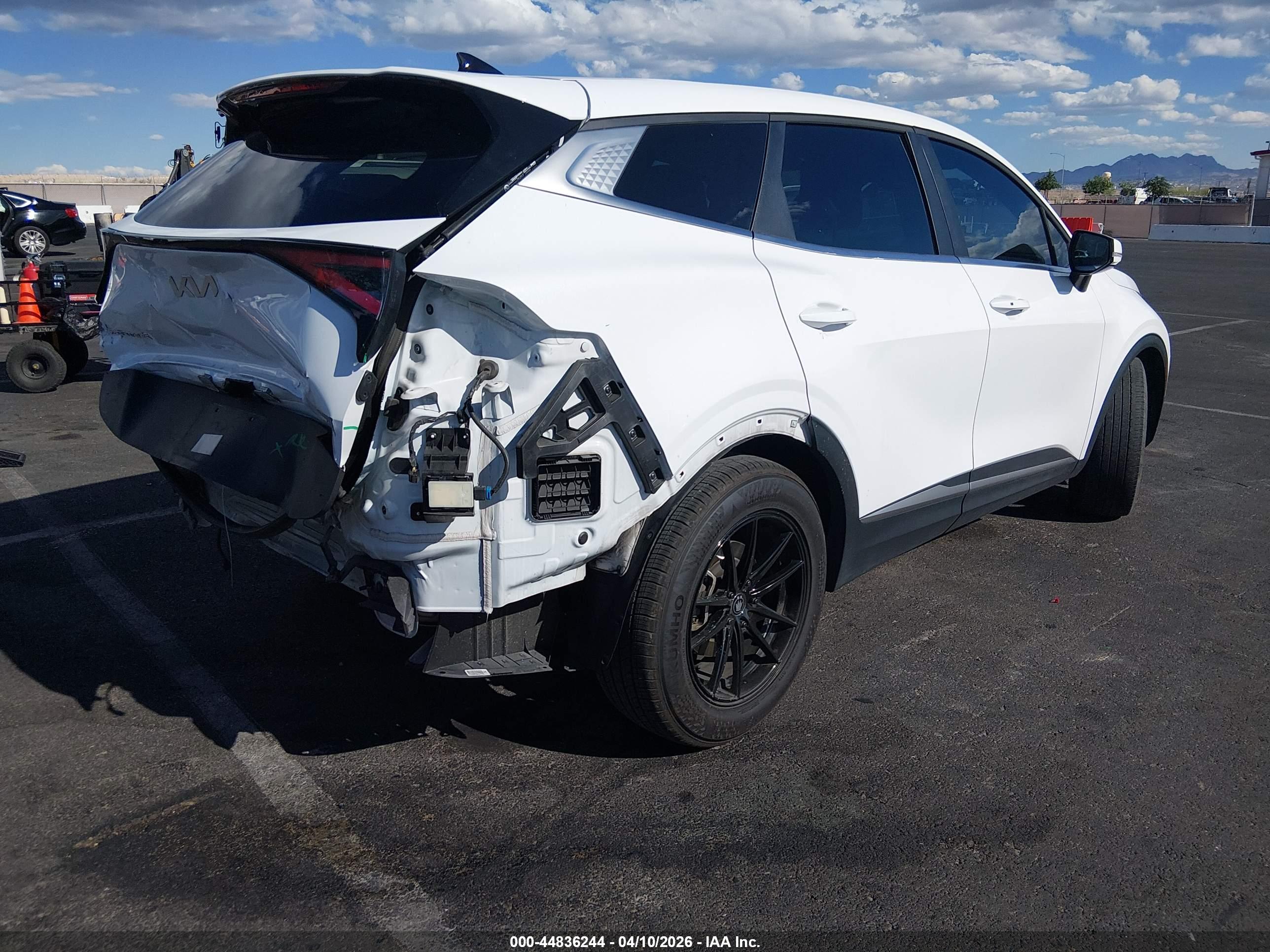 KIA SPORTAGE image 4
