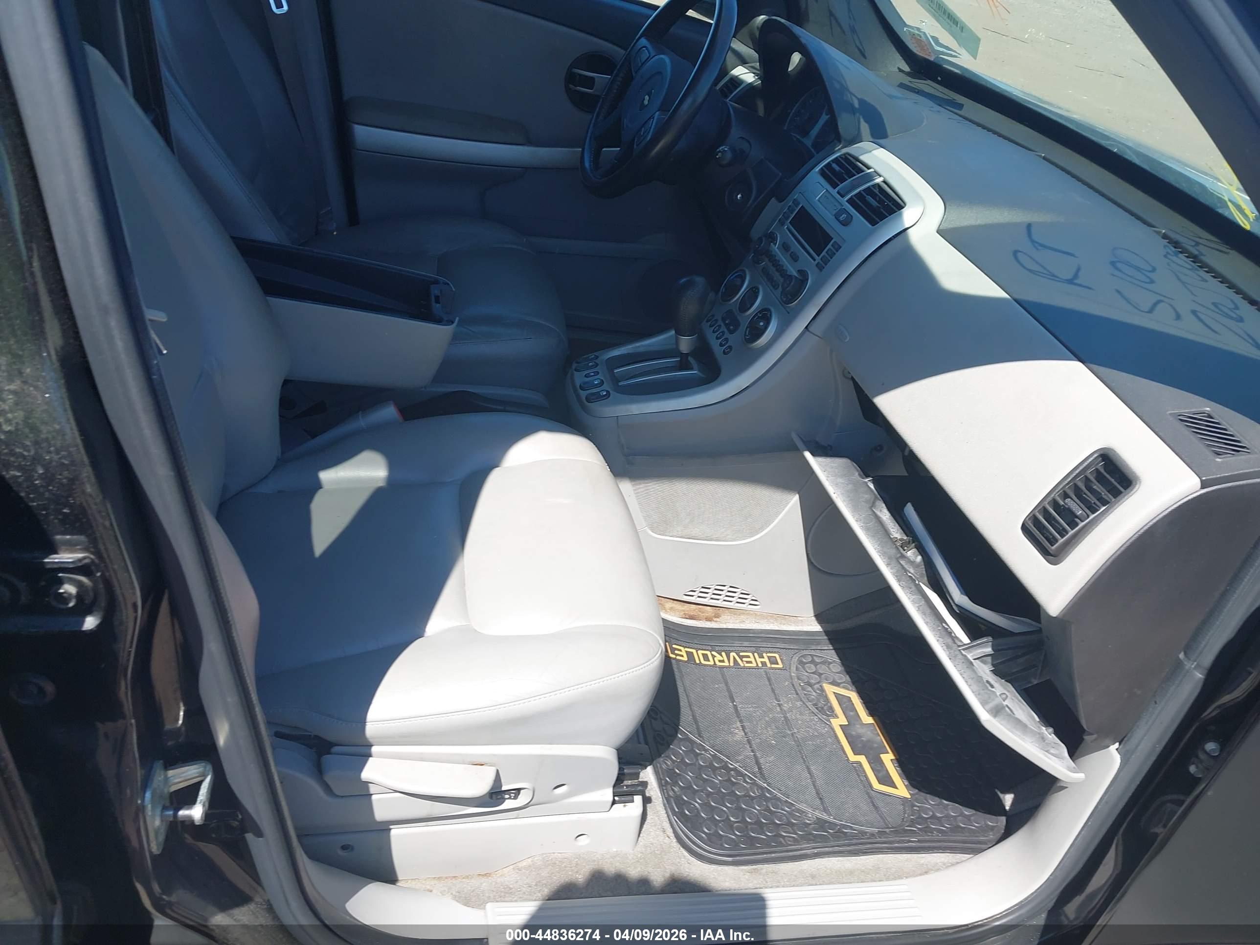 CHEVROLET EQUINOX image 5