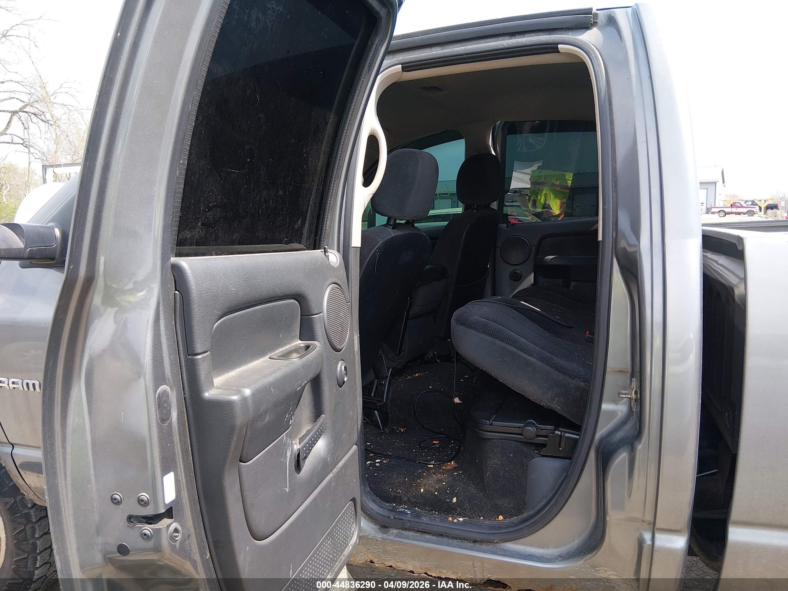 DODGE RAM image 8