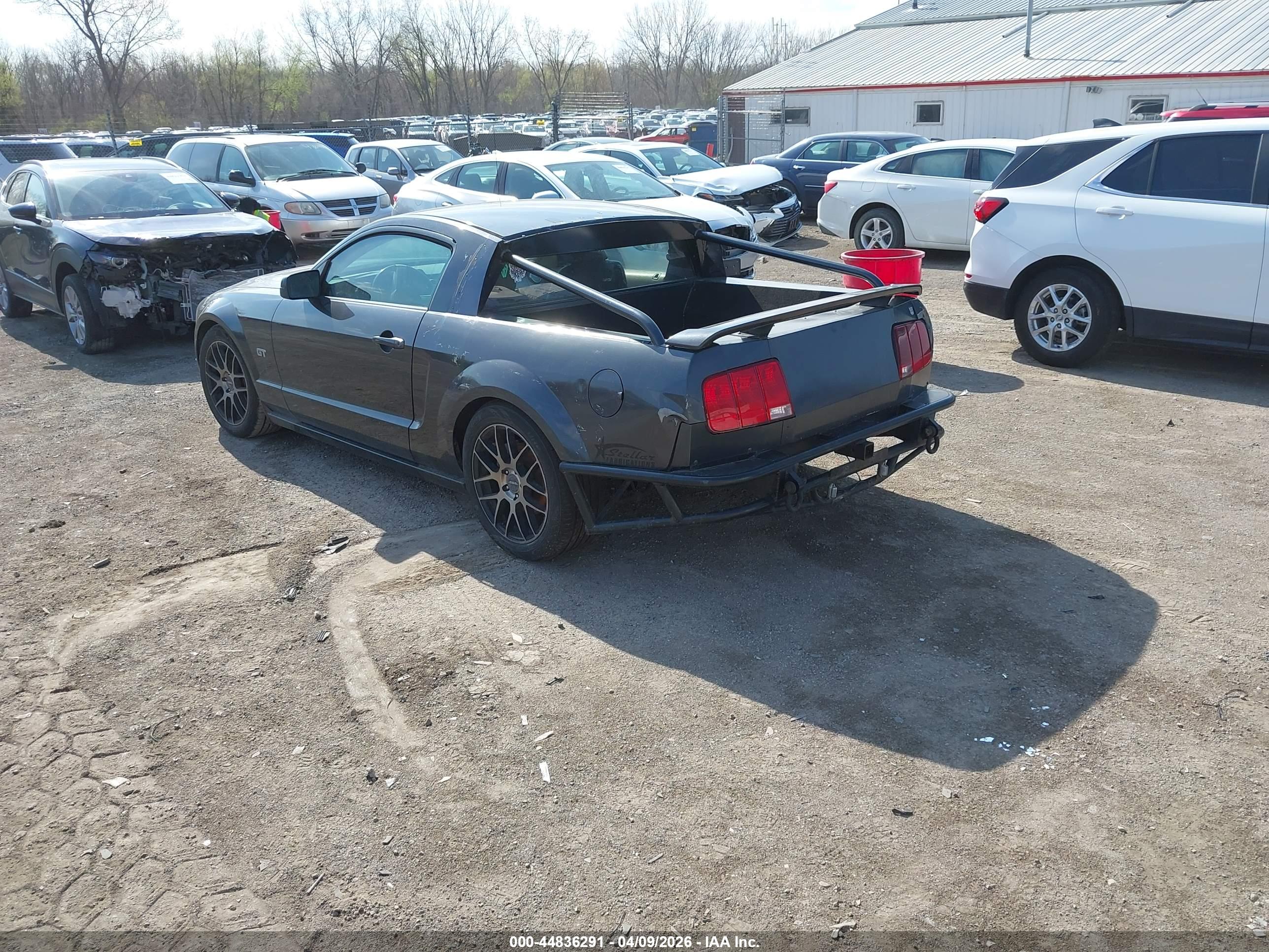 FORD MUSTANG image 3