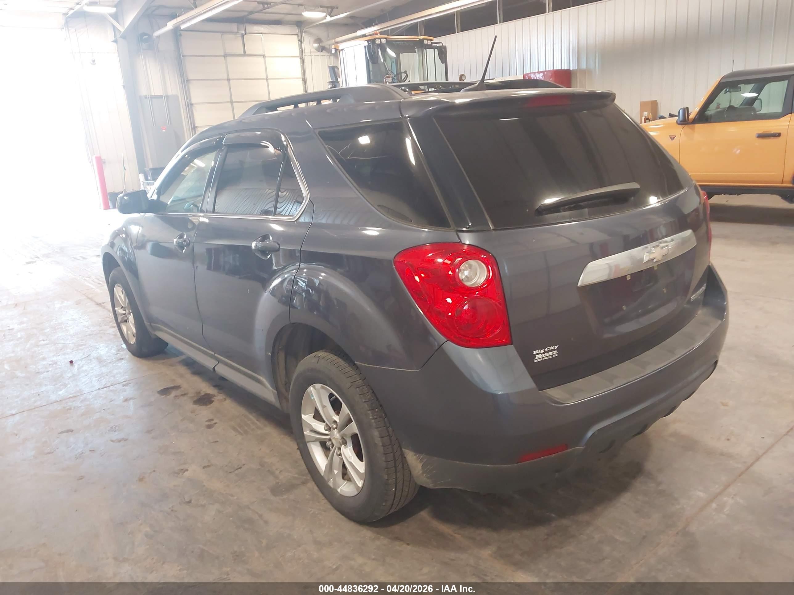 CHEVROLET EQUINOX image 3