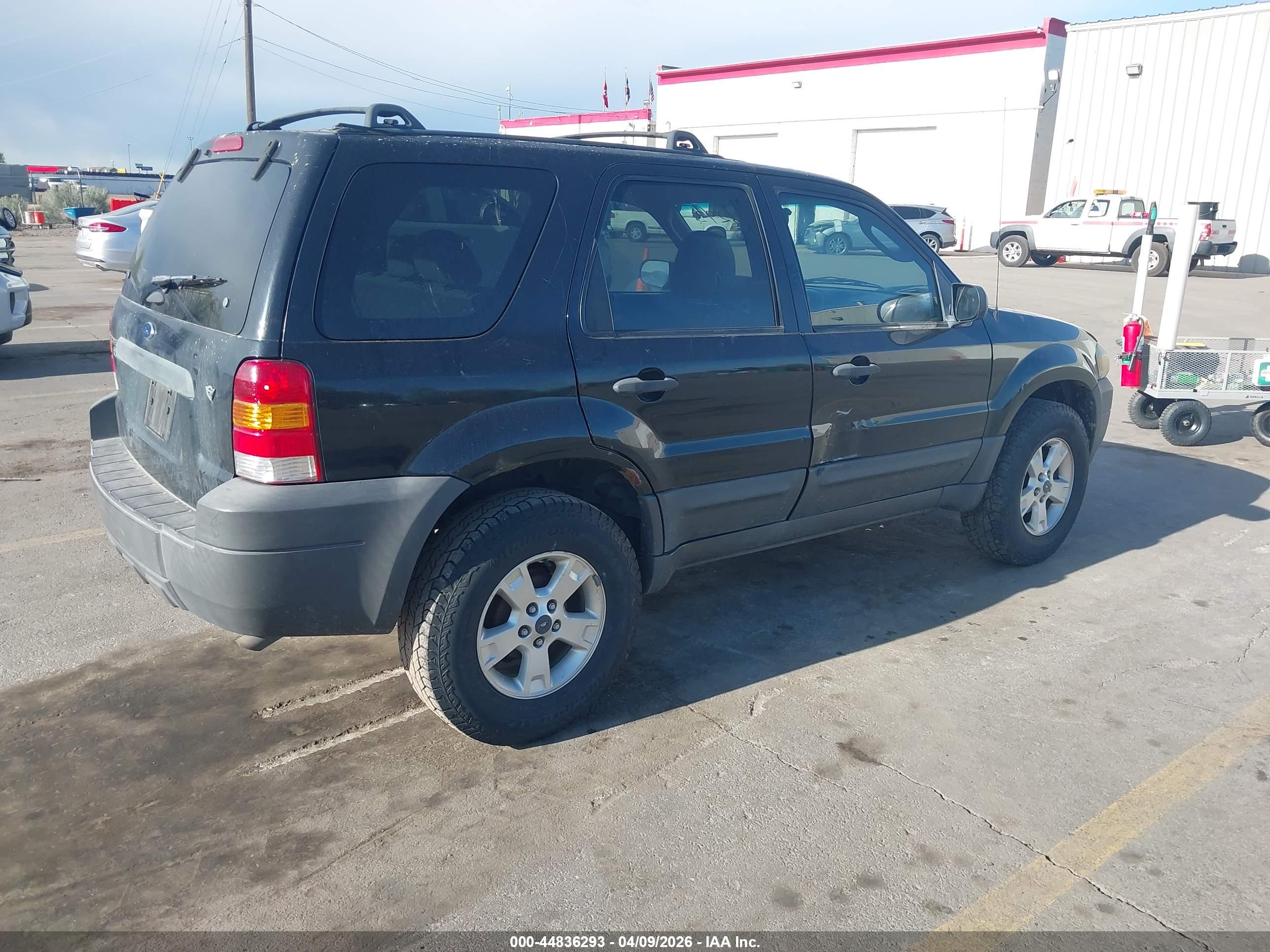 FORD ESCAPE image 4